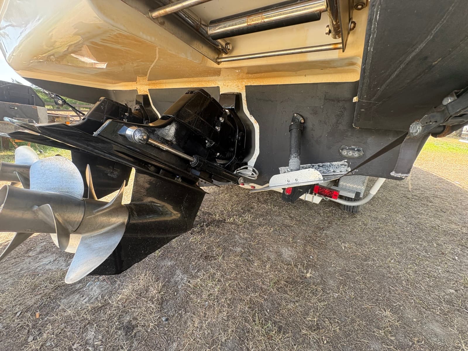 2010 Sea Ray 310 Sundancer - Photo 46