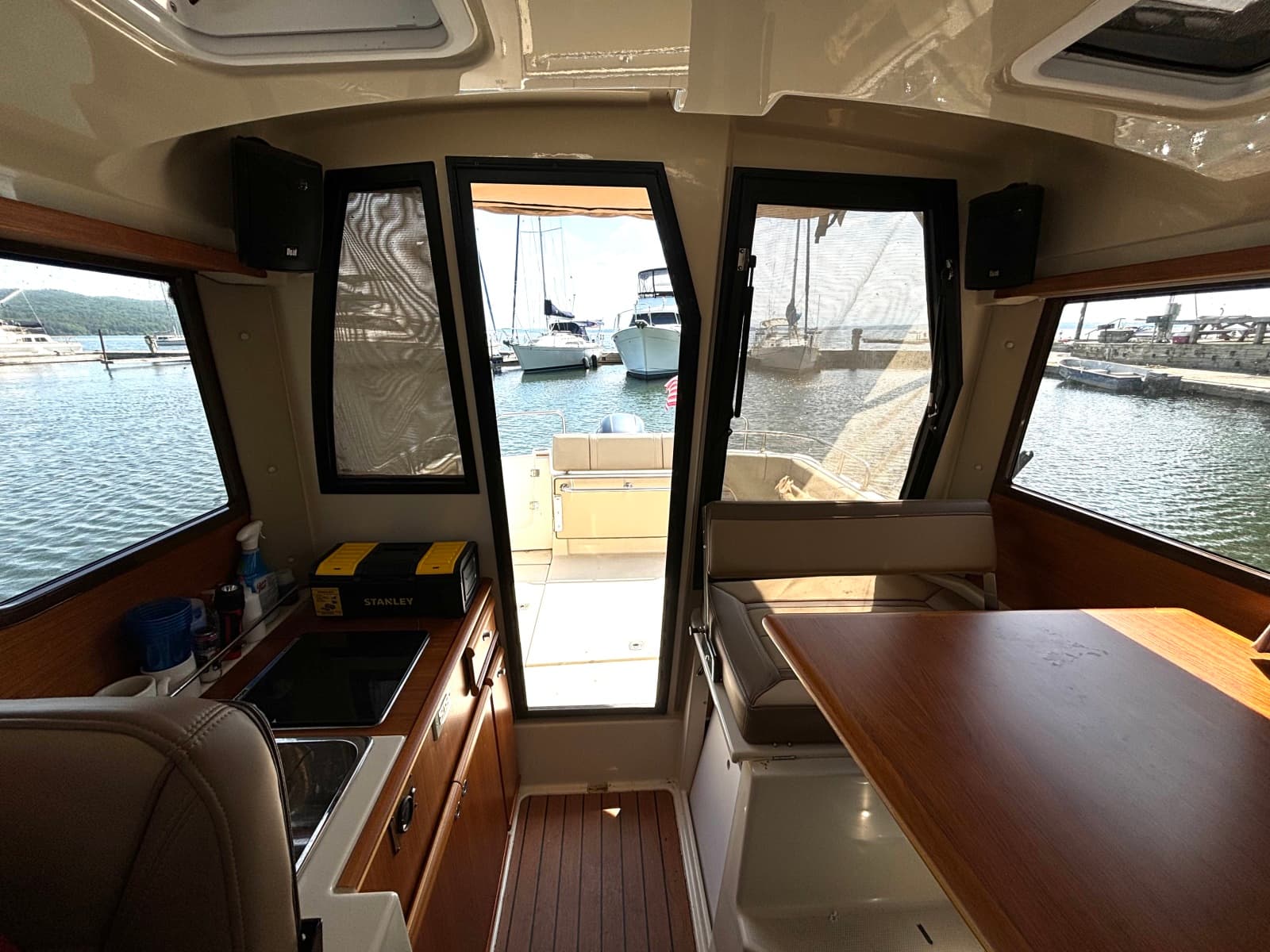 2021 Ranger Tugs R-23 - Photo 38