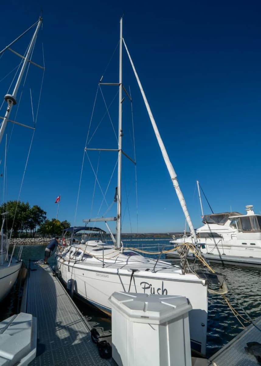 2006 Hunter 38 - Photo 2