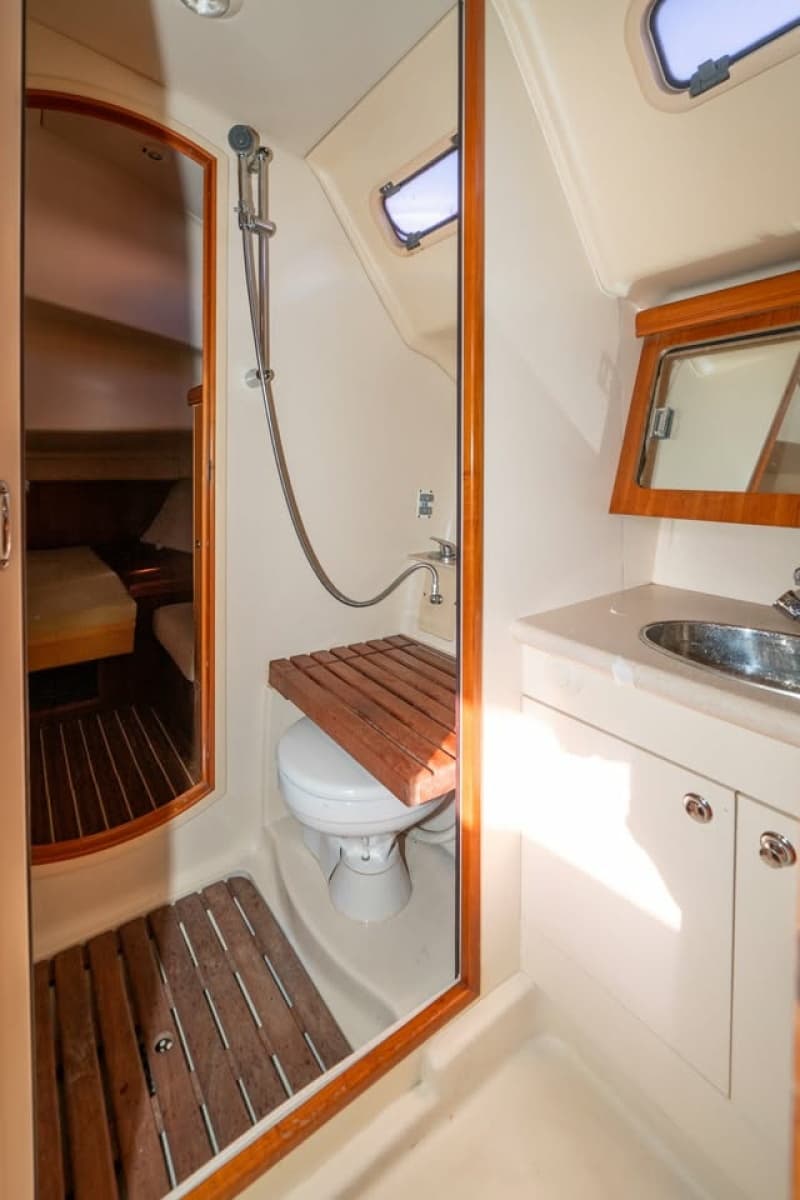 2006 Hunter 38 - Photo 32