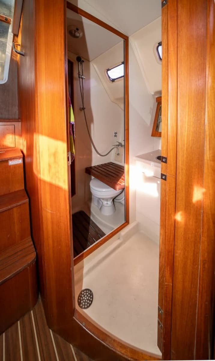 2006 Hunter 38 - Photo 31