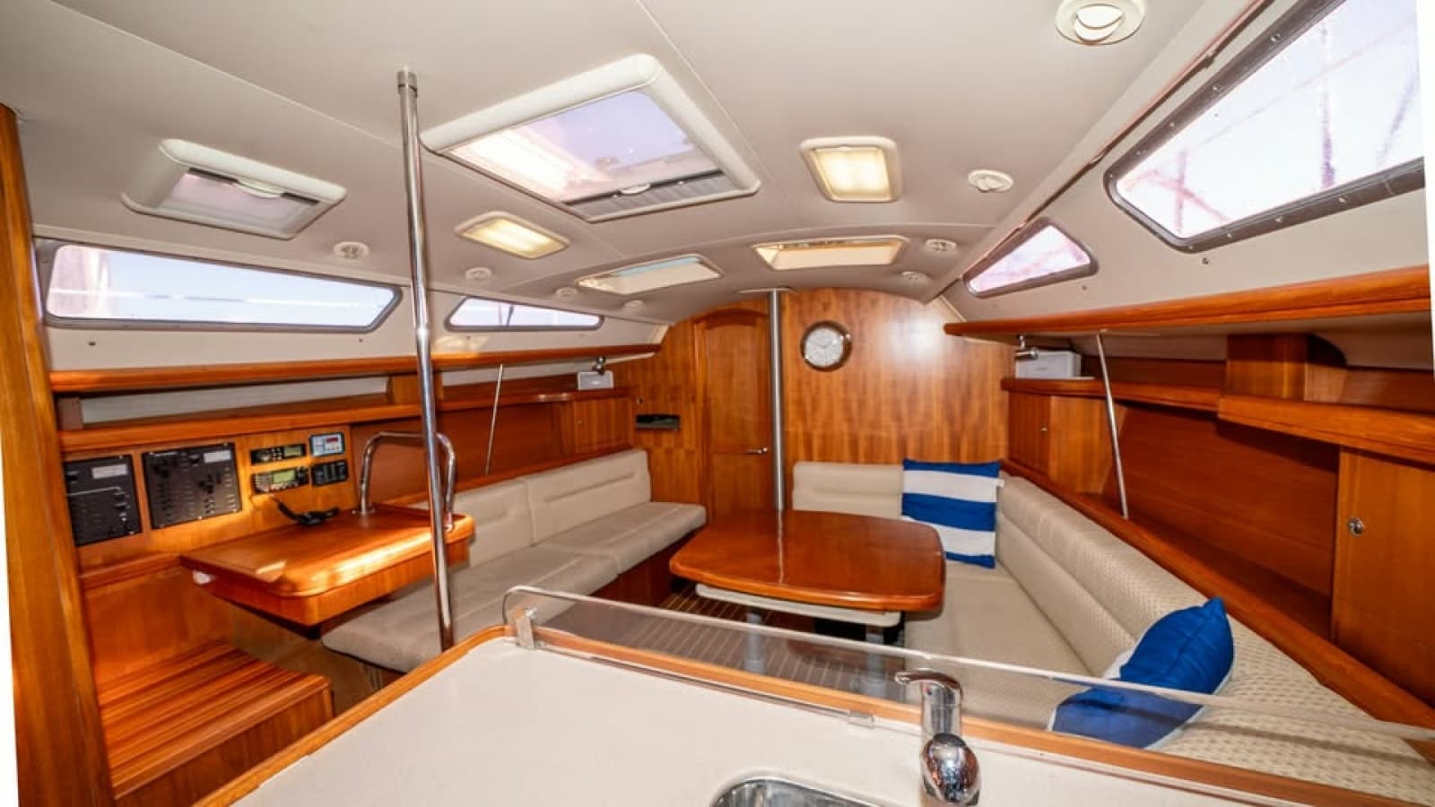 2006 Hunter 38 - Photo 12
