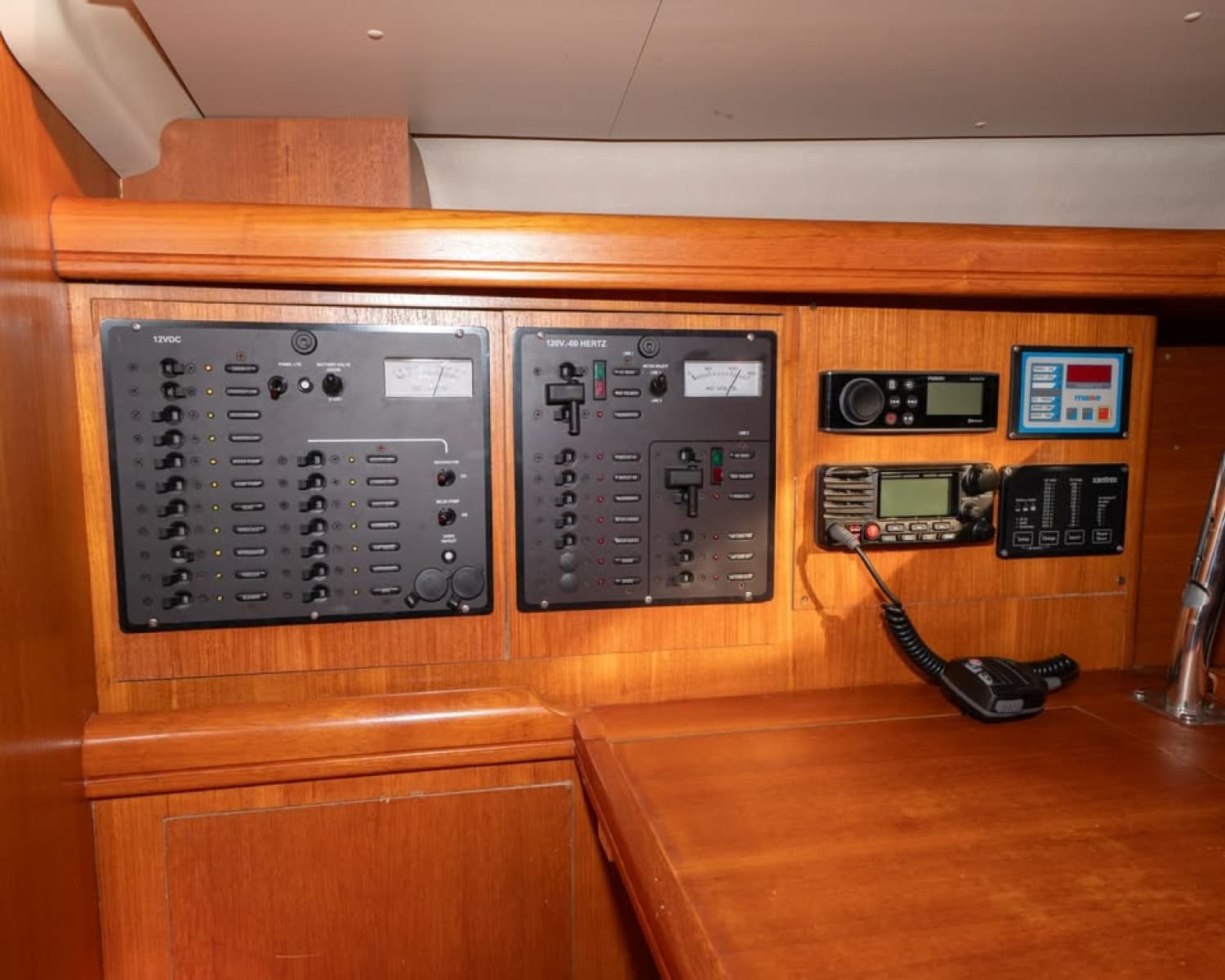 2006 Hunter 38 - Photo 33