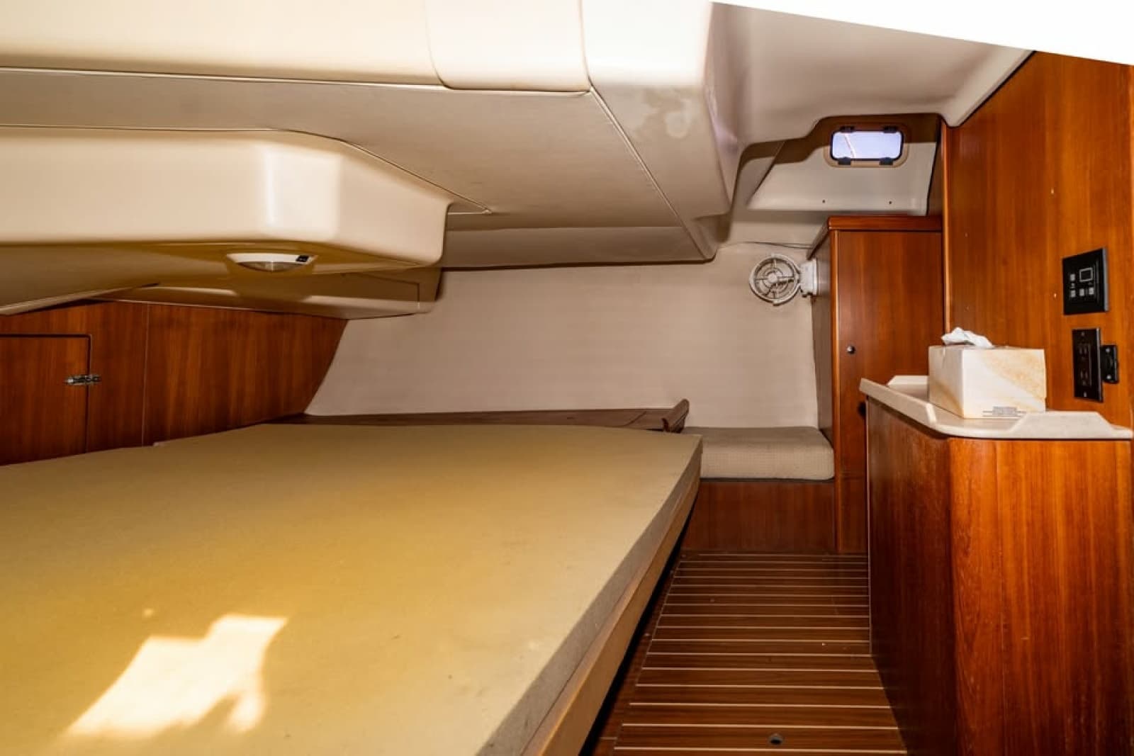2006 Hunter 38 - Photo 28