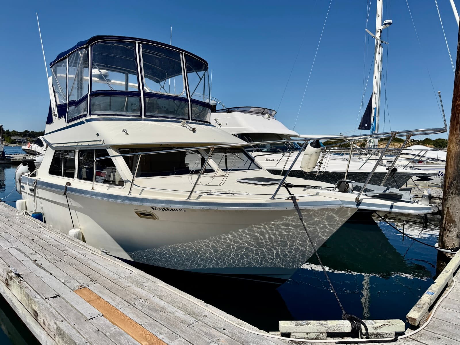1986 Tollycraft 30 Sedan - Photo 1