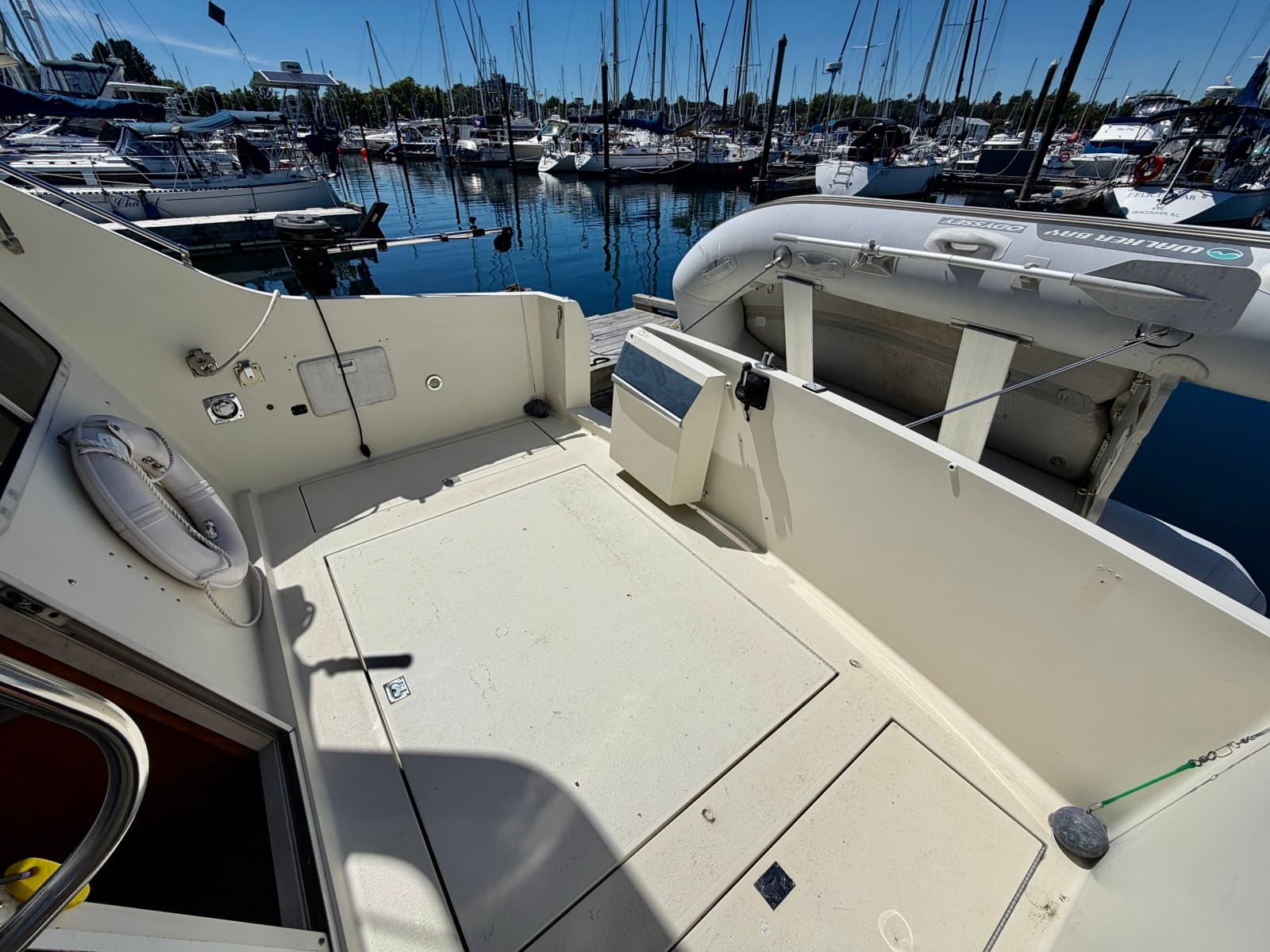 1986 Tollycraft 30 Sedan - Photo 8