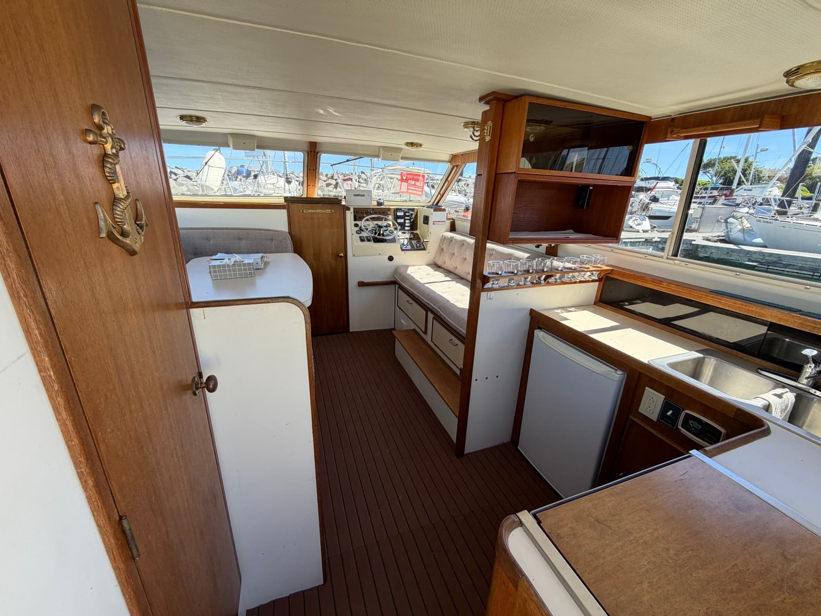 1986 Tollycraft 30 Sedan - Photo 13