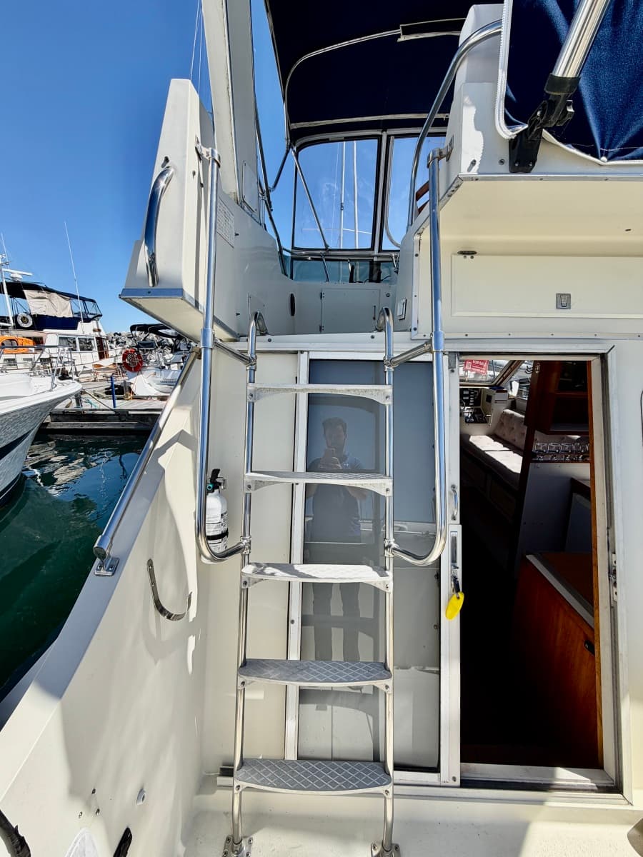 1986 Tollycraft 30 Sedan - Photo 27