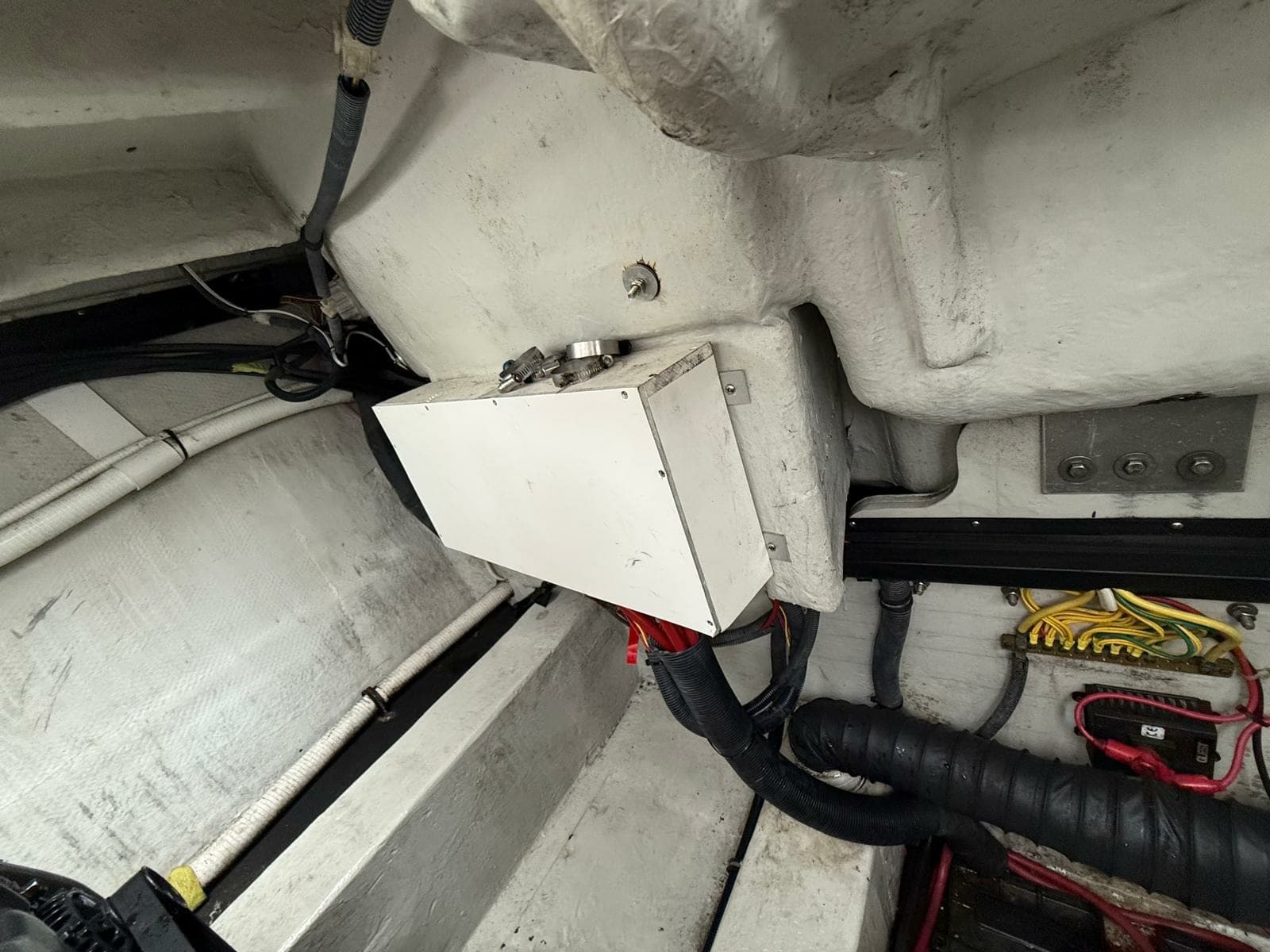 2005 Cobalt 343 - Photo 58