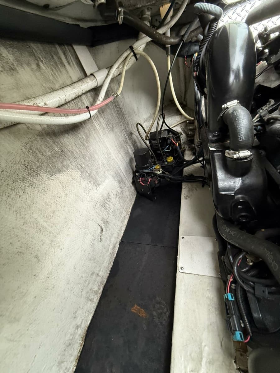 2005 Cobalt 343 - Photo 60