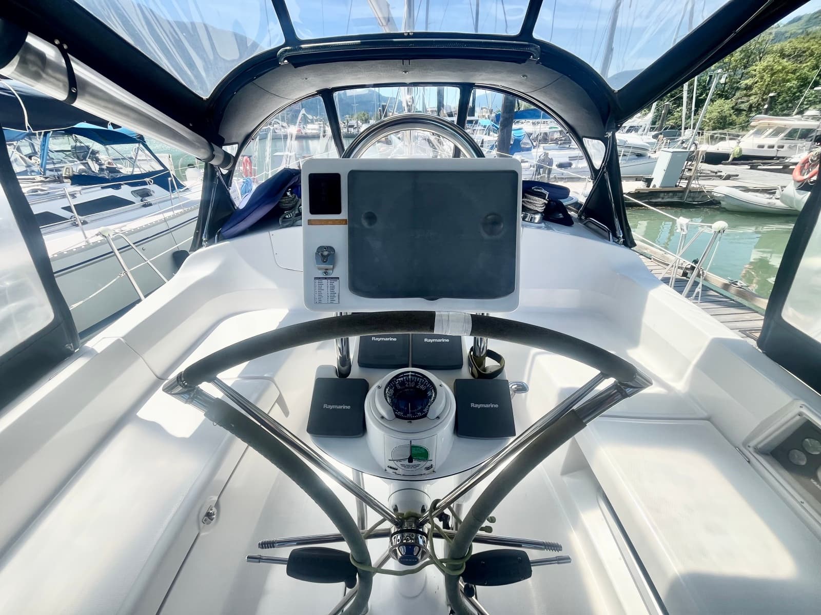 2005 Hunter 41 Aft Cabin - Photo 9