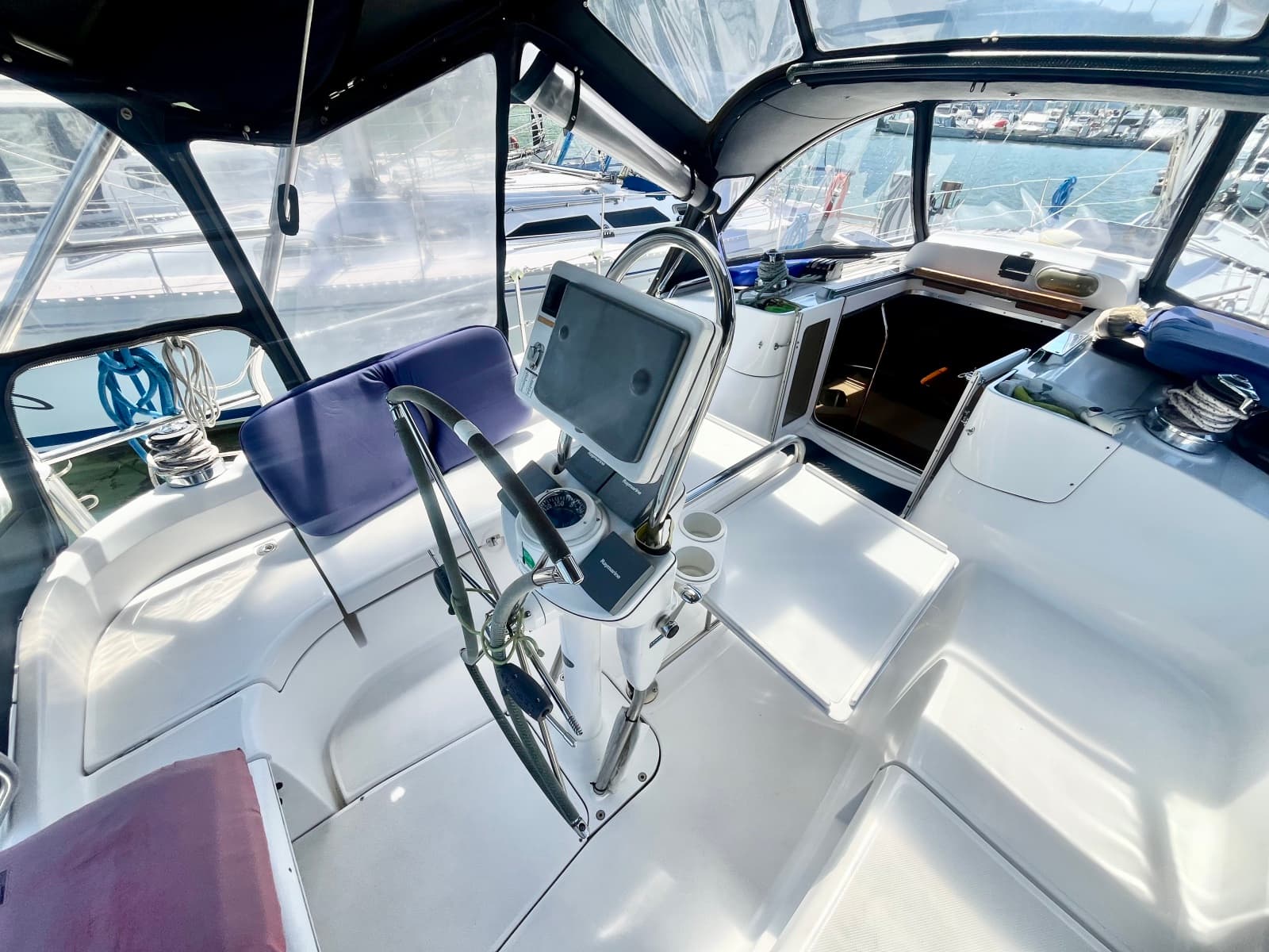 2005 Hunter 41 Aft Cabin - Photo 25