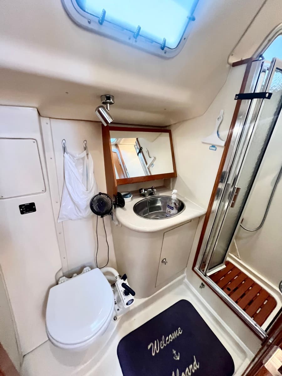 2005 Hunter 41 Aft Cabin - Photo 41