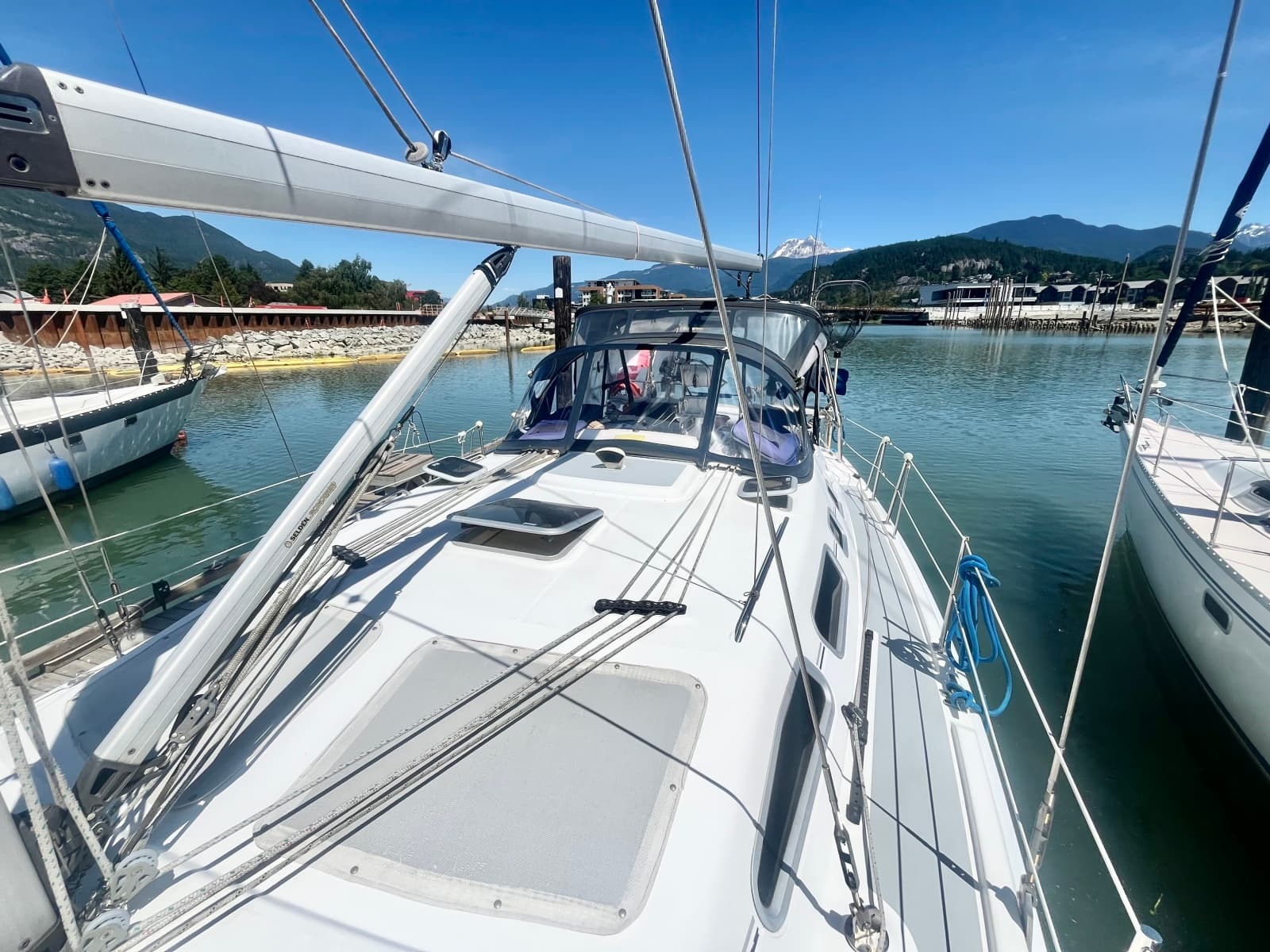 2005 Hunter 41 Aft Cabin - Photo 6