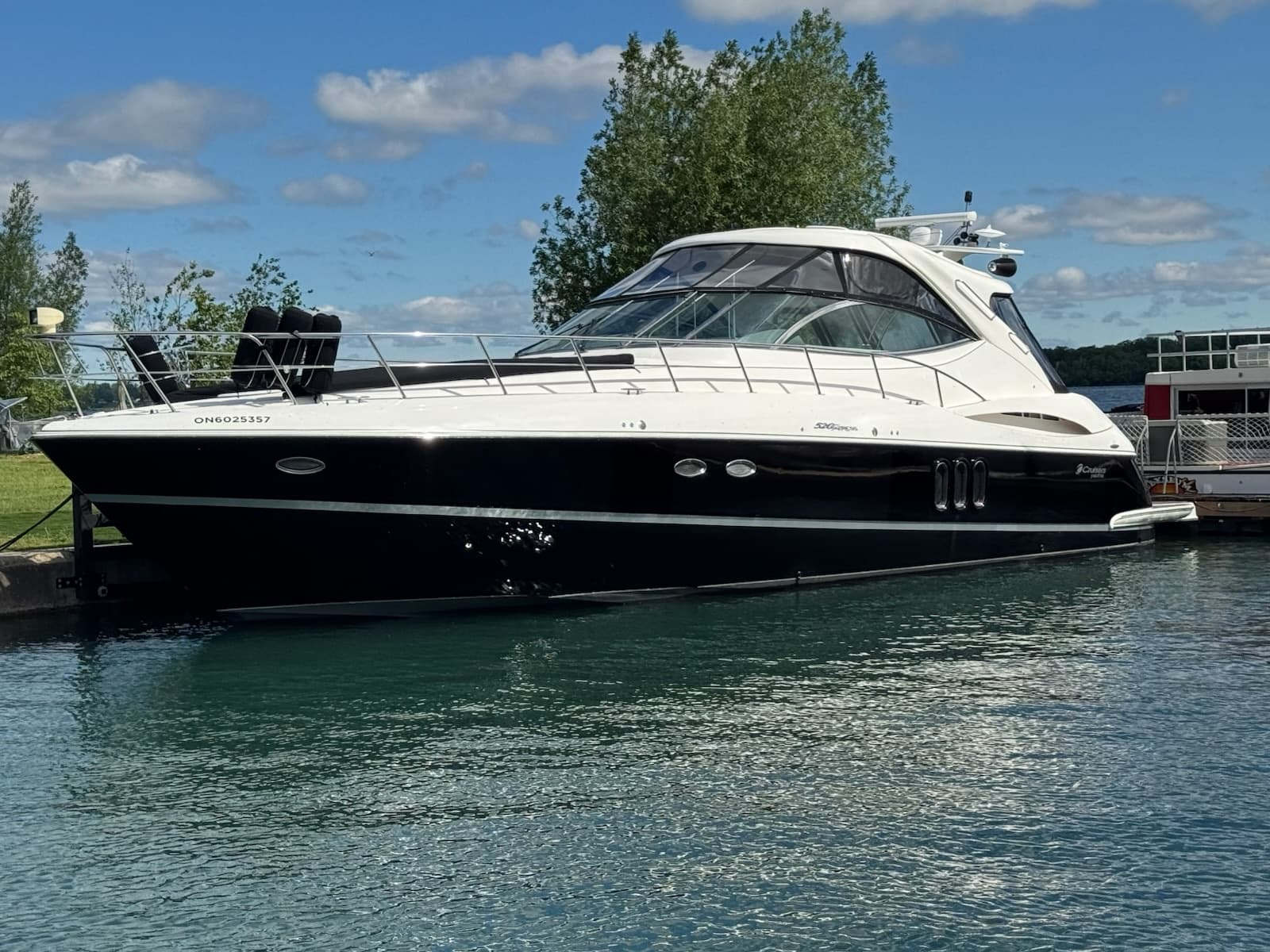 2007 Cruisers Yachts 520 Express - Photo 1