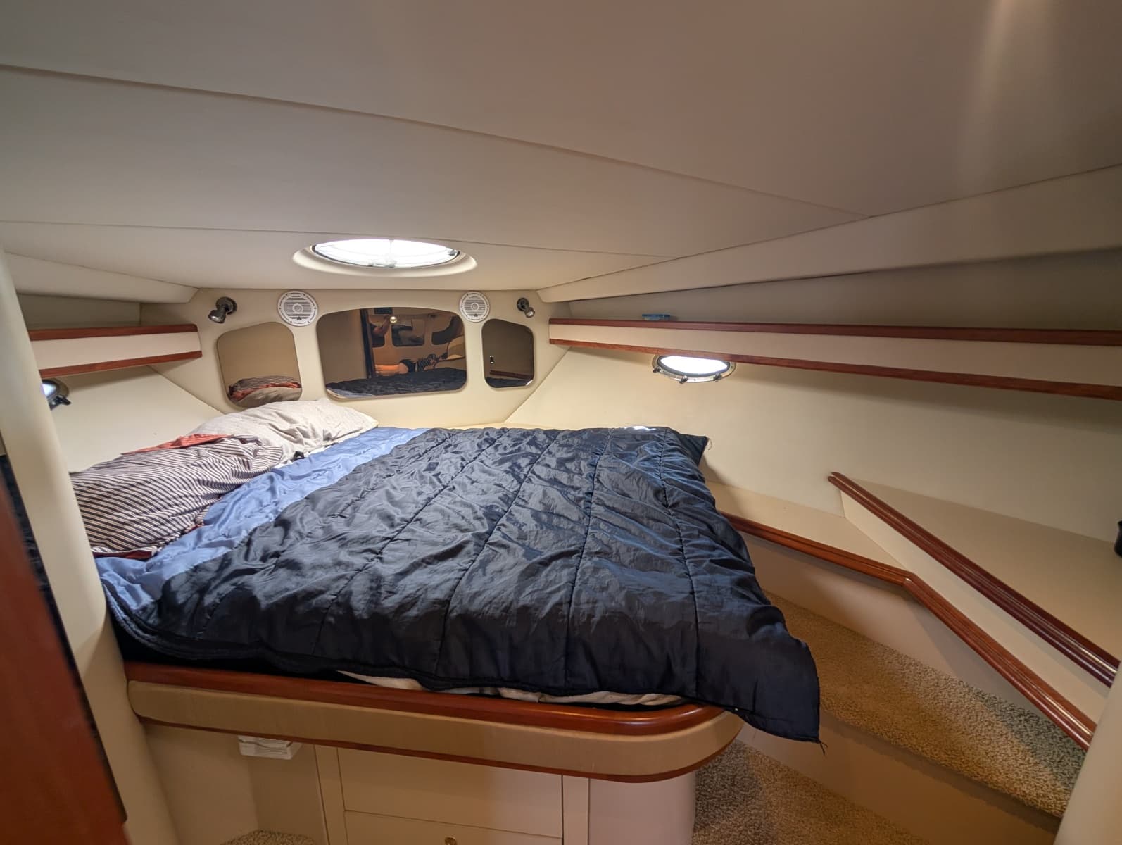 2002 Cruisers Yachts 3672 - Photo 40