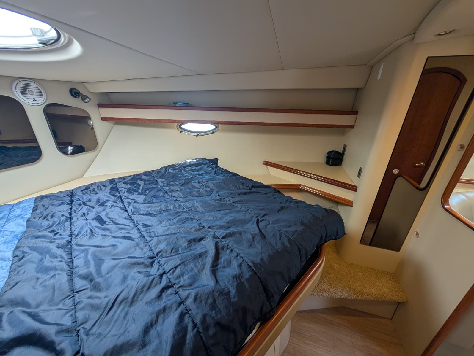 2002 Cruisers Yachts 3672 - Photo 42