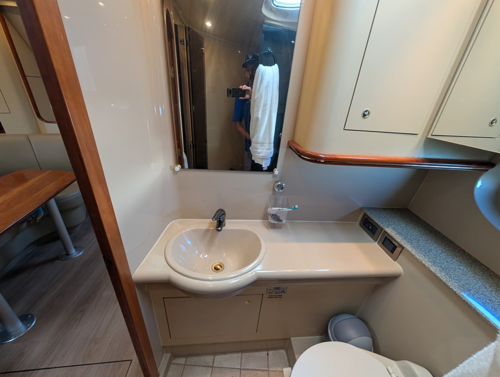 2002 Cruisers Yachts 3672 - Photo 61