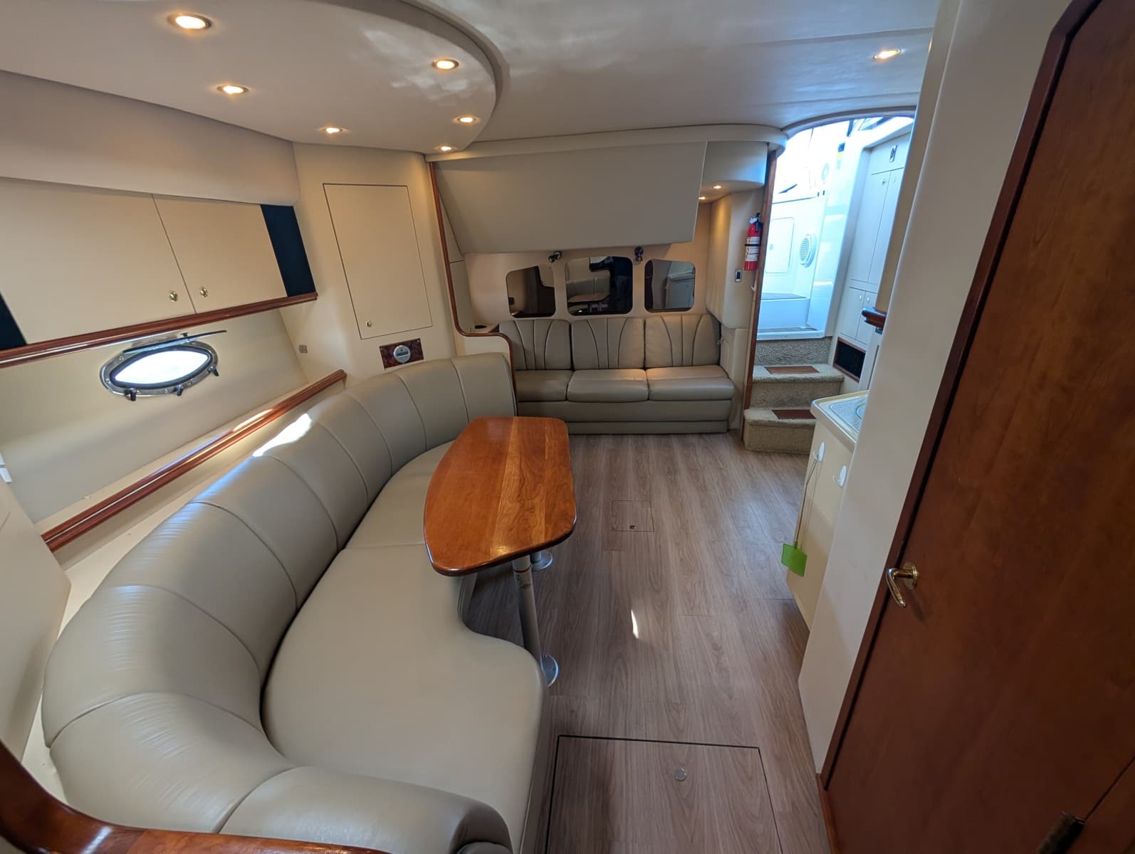 2002 Cruisers Yachts 3672 - Photo 44