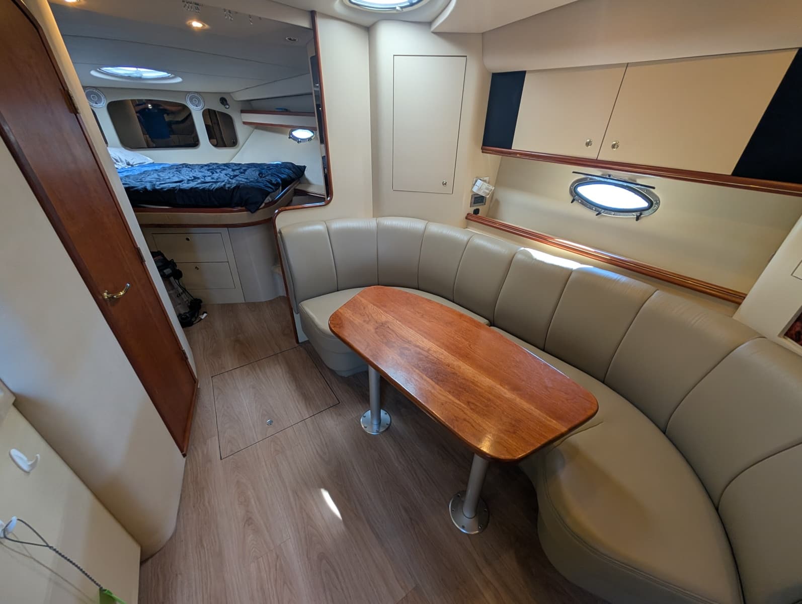 2002 Cruisers Yachts 3672 - Photo 36
