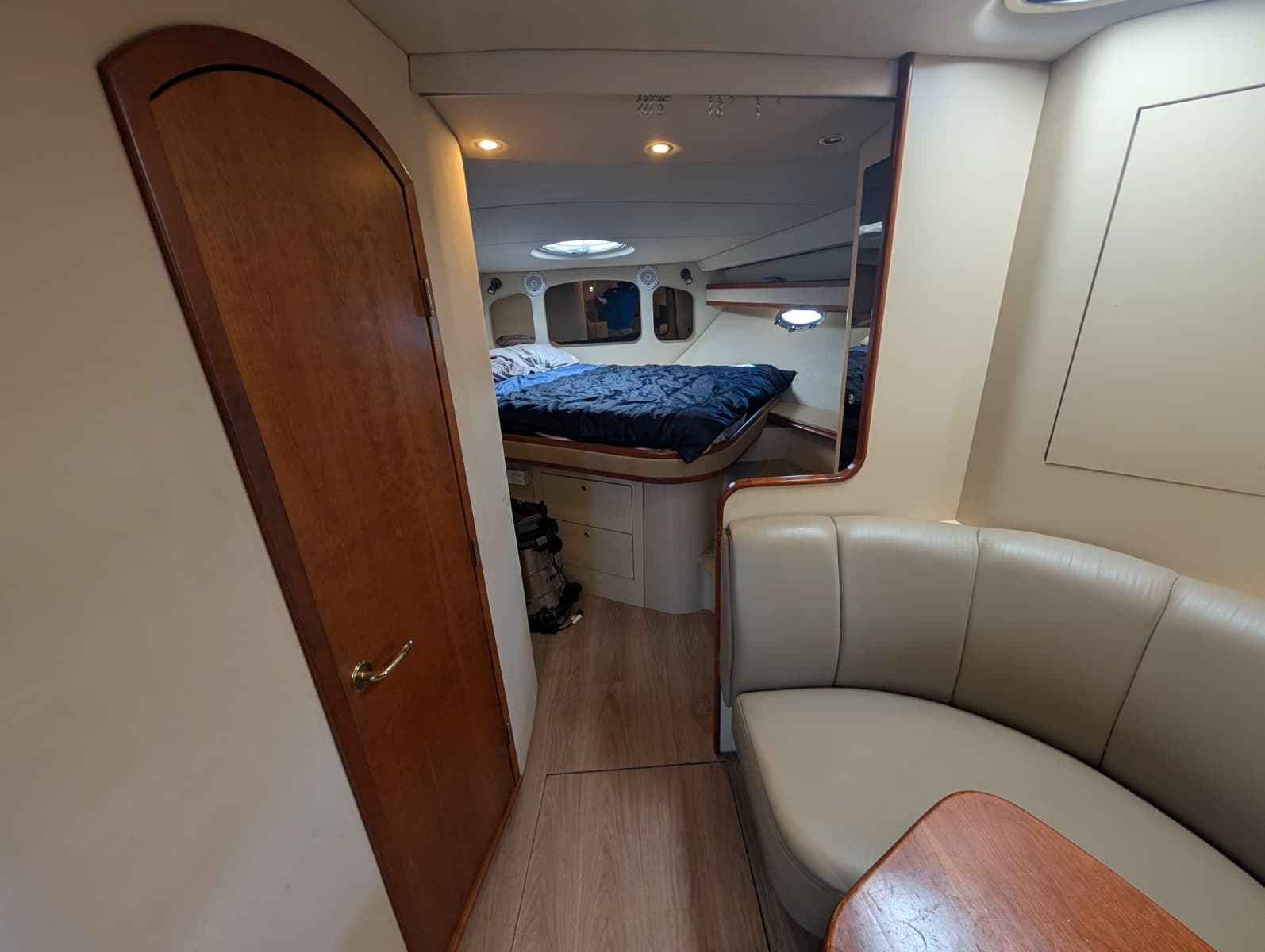 2002 Cruisers Yachts 3672 - Photo 38