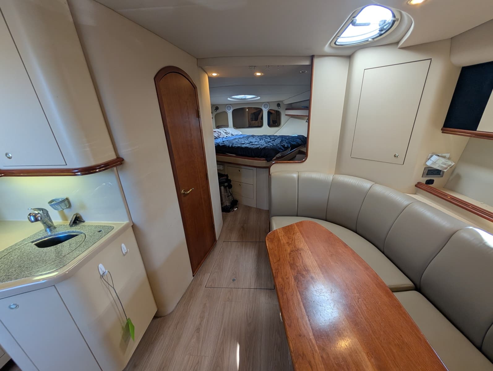 2002 Cruisers Yachts 3672 - Photo 37