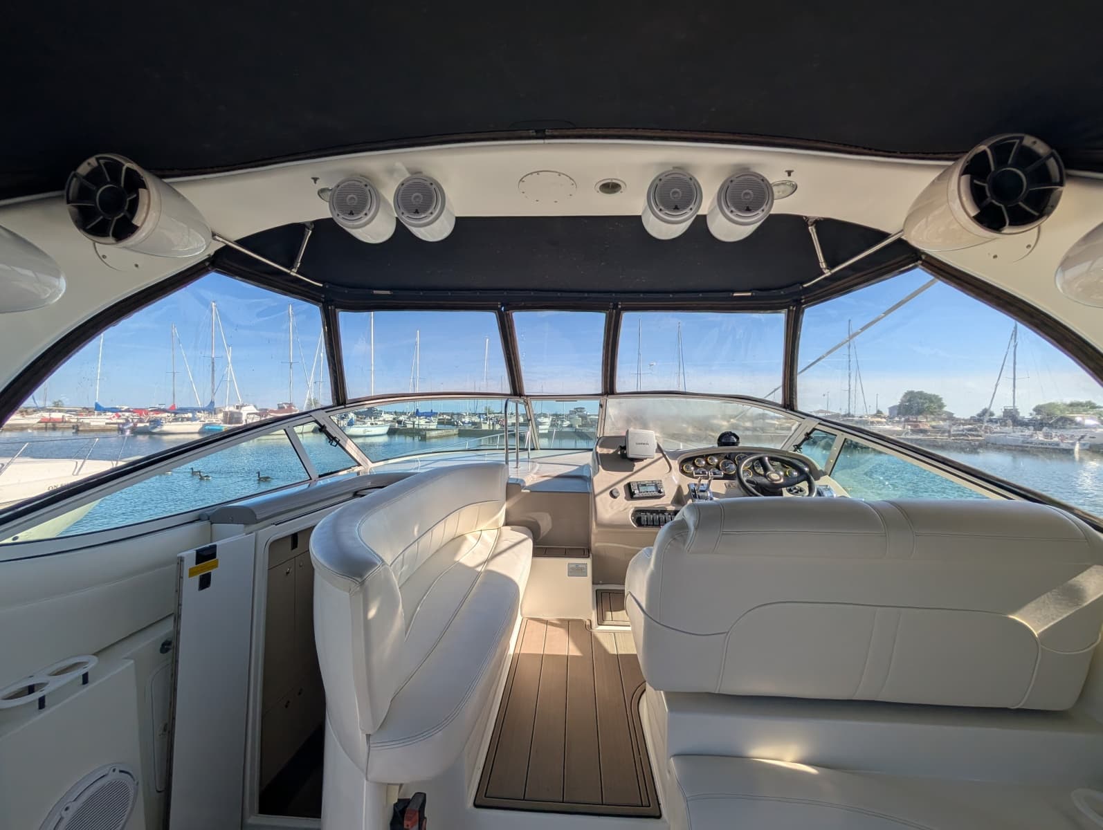 2002 Cruisers Yachts 3672 - Photo 17