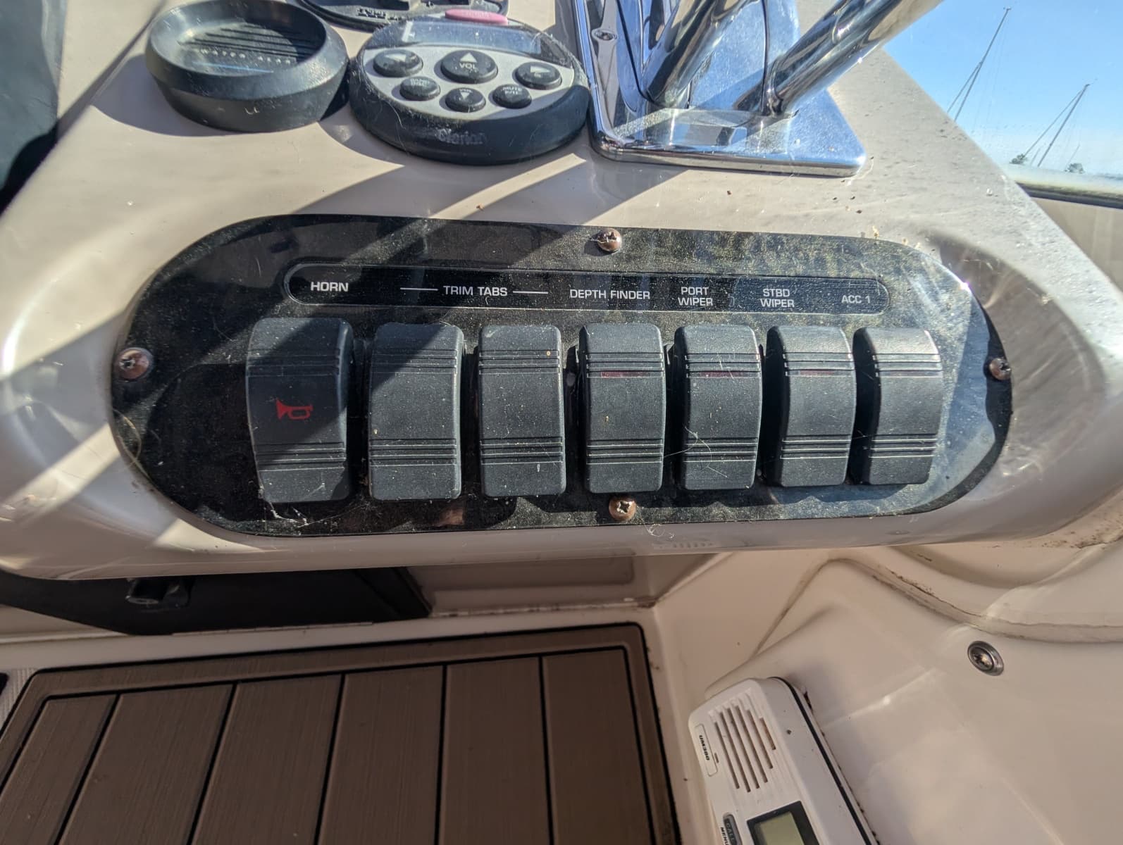 2002 Cruisers Yachts 3672 - Photo 26