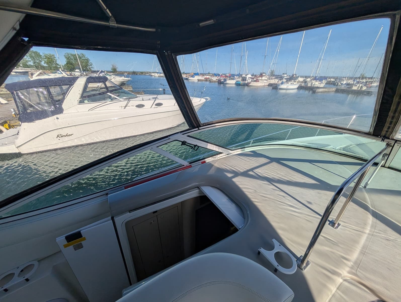 2002 Cruisers Yachts 3672 - Photo 20