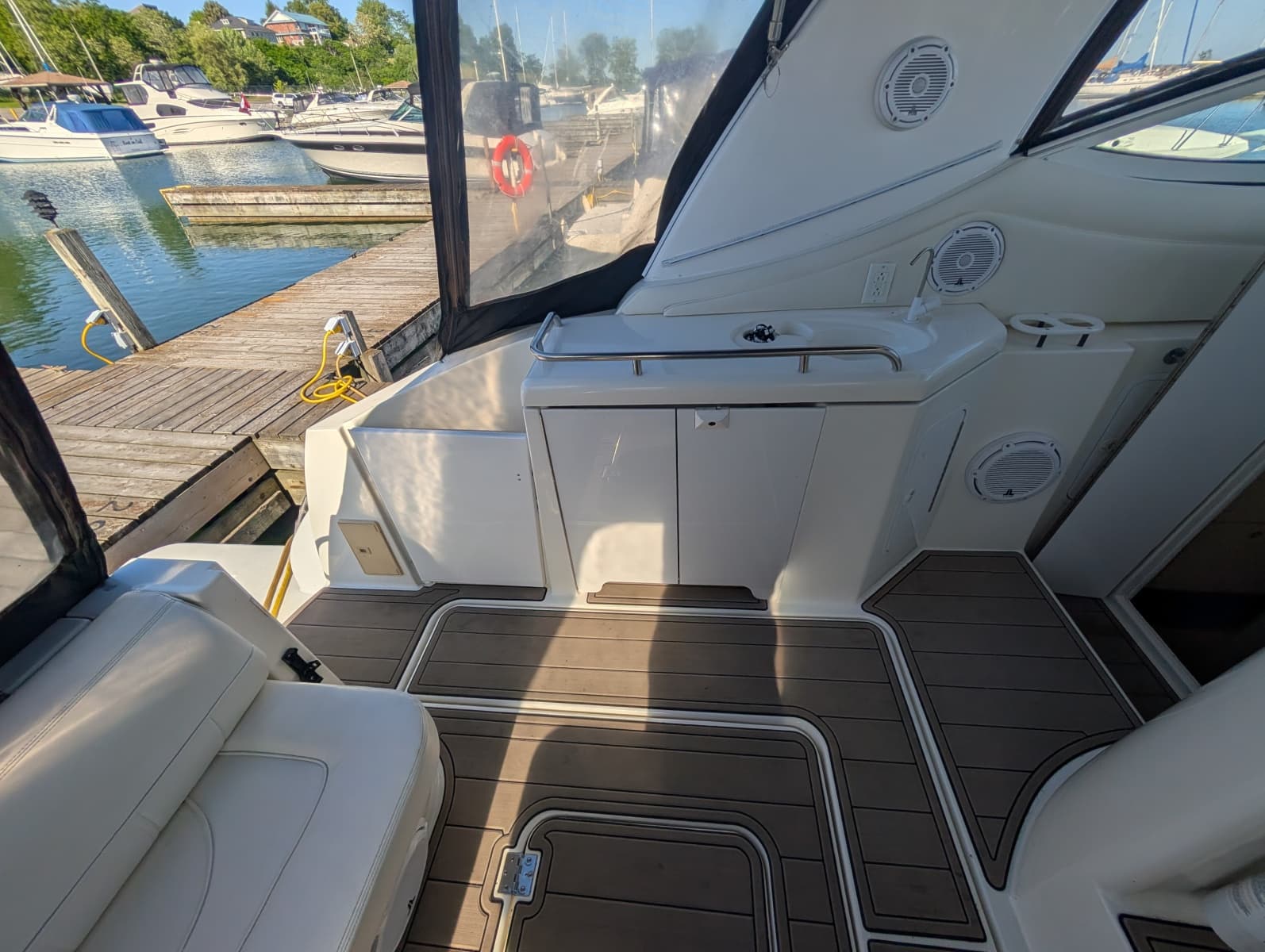 2002 Cruisers Yachts 3672 - Photo 11