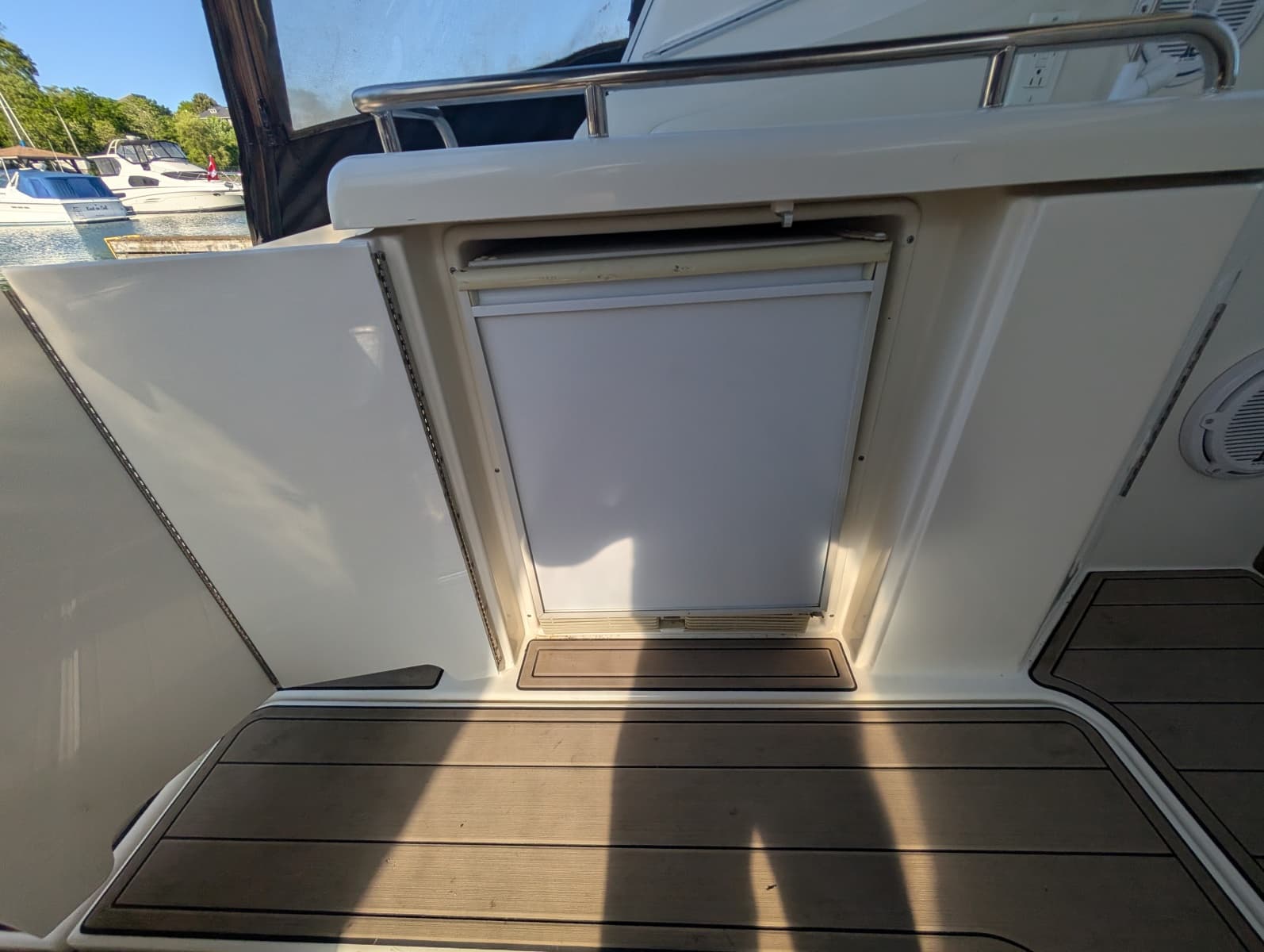 2002 Cruisers Yachts 3672 - Photo 12