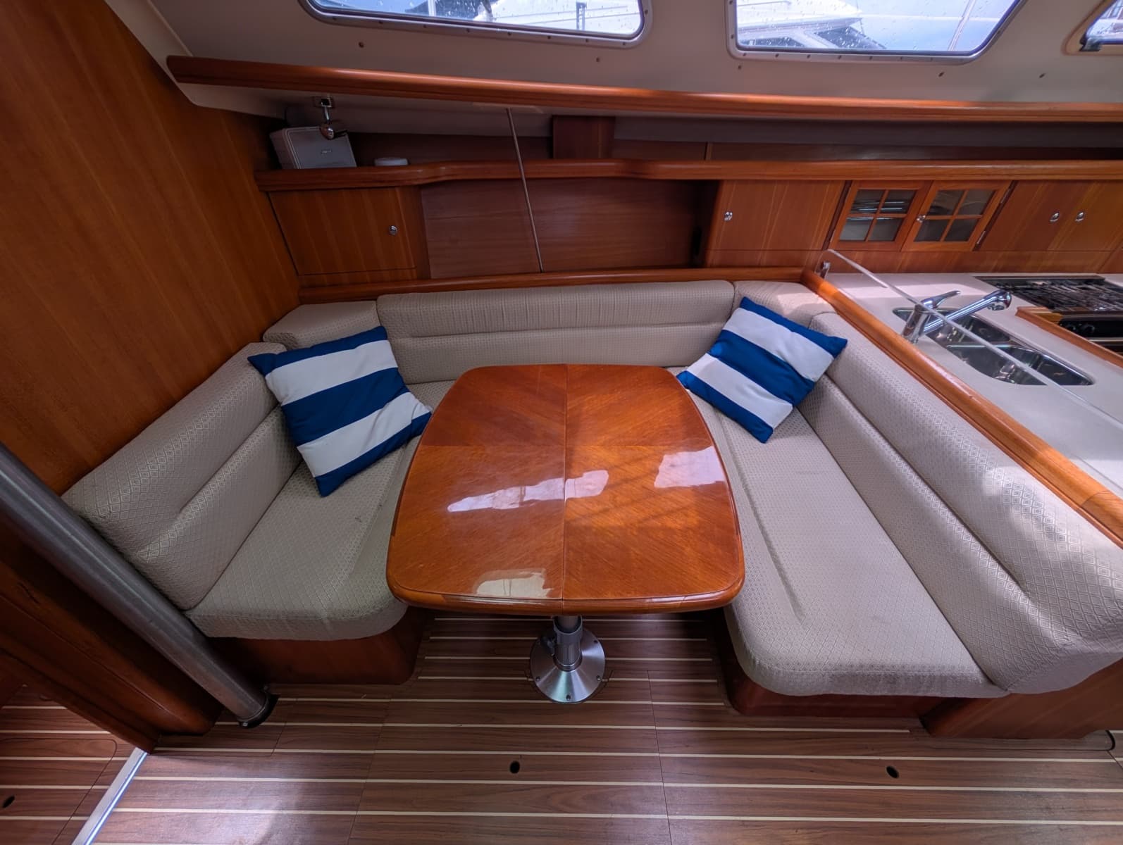 2006 Hunter 38 - Photo 15