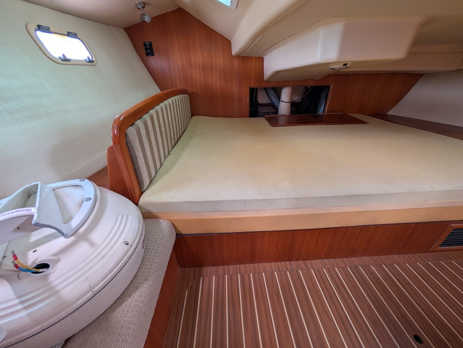 2006 Hunter 38 - Photo 26