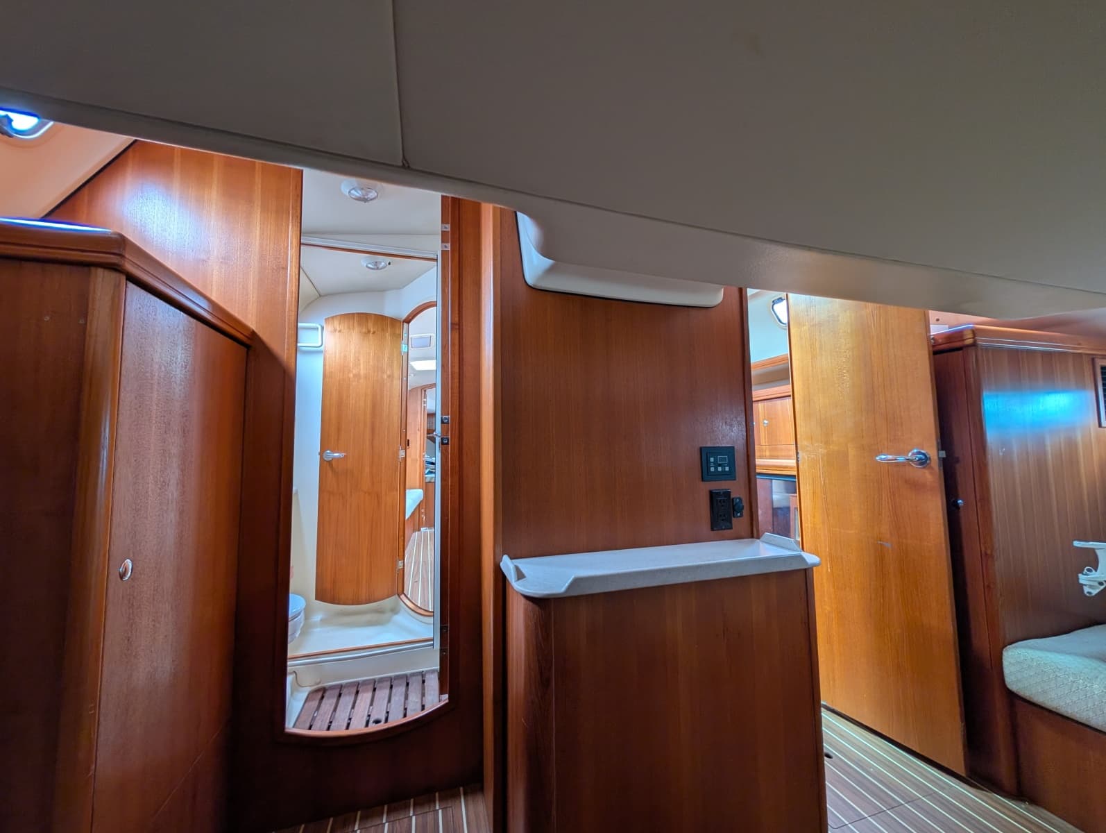 2006 Hunter 38 - Photo 29