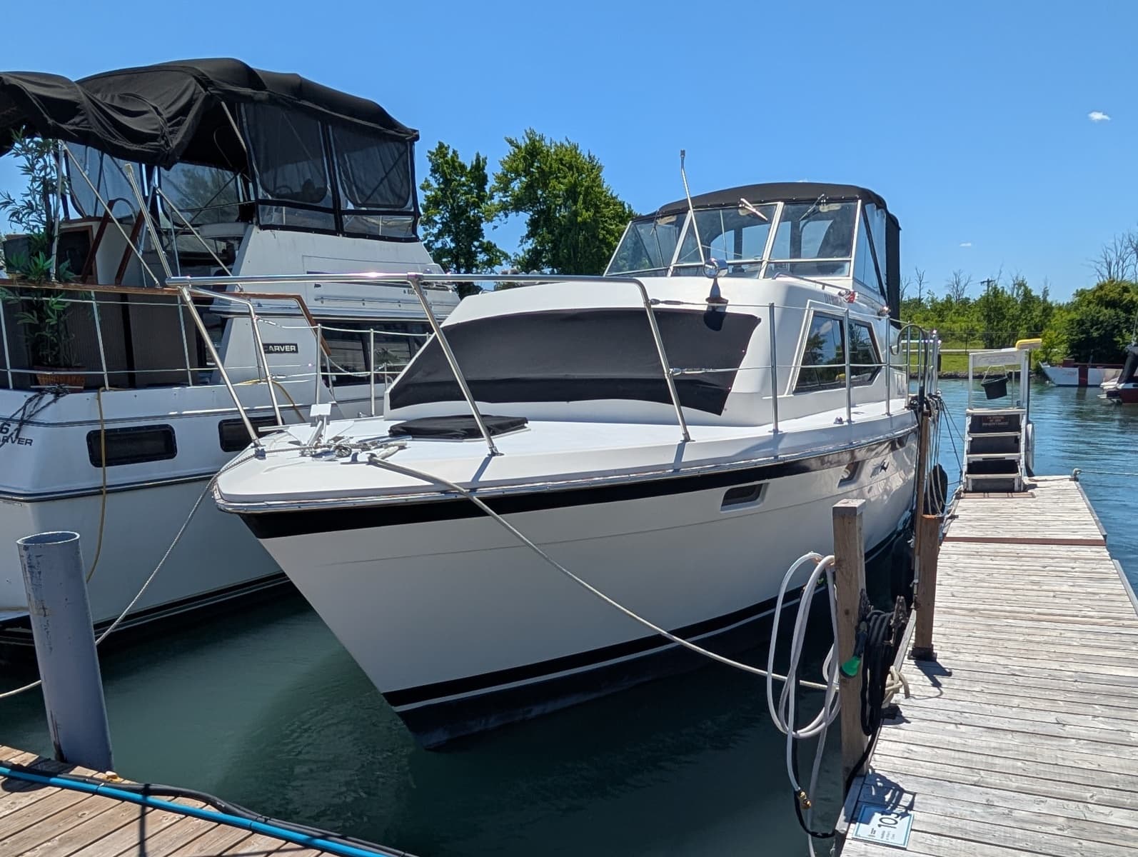 1977 Trojan 36 Tri-Cabin - Photo 1