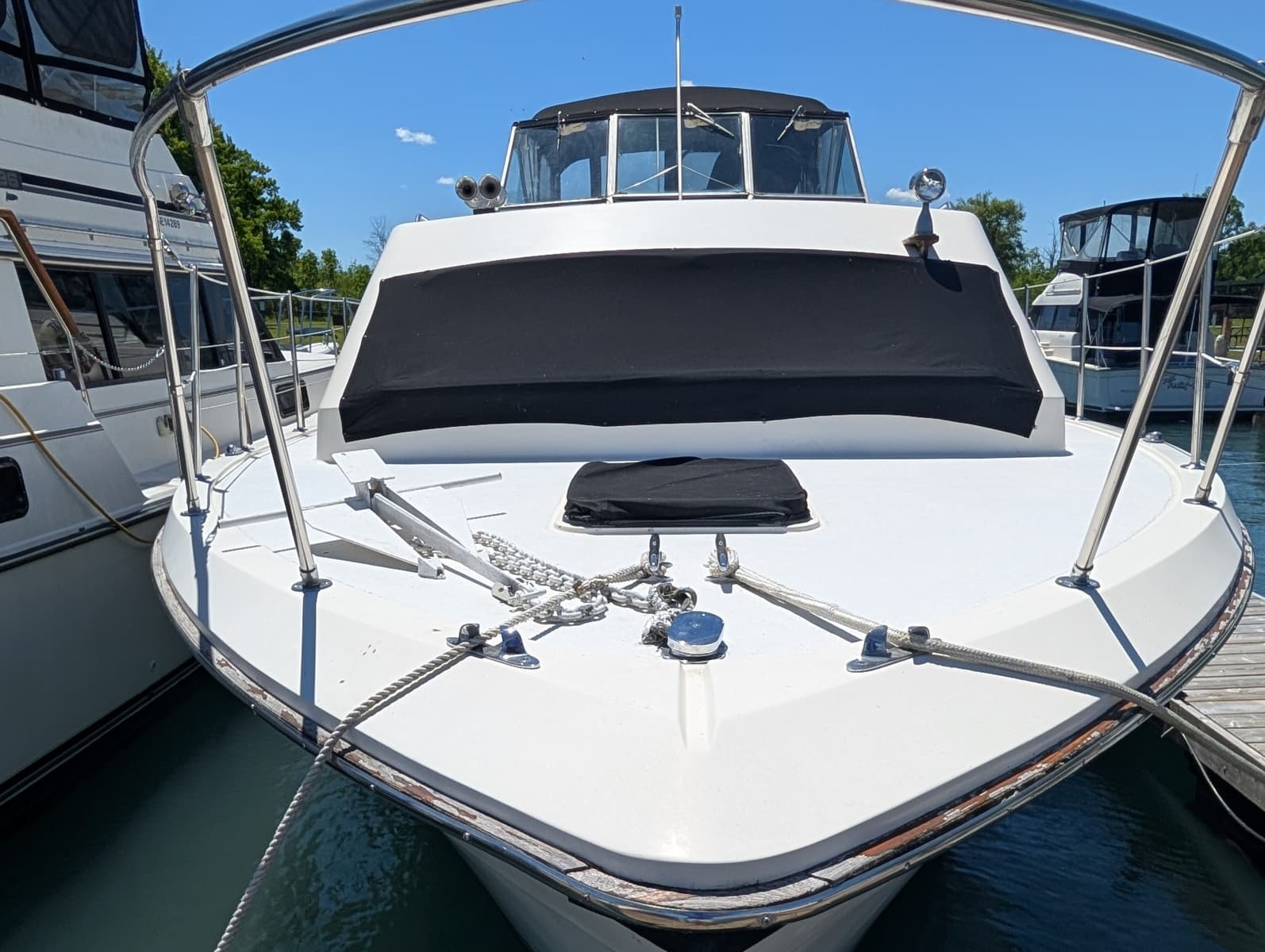 1977 Trojan 36 Tri-Cabin - Photo 4