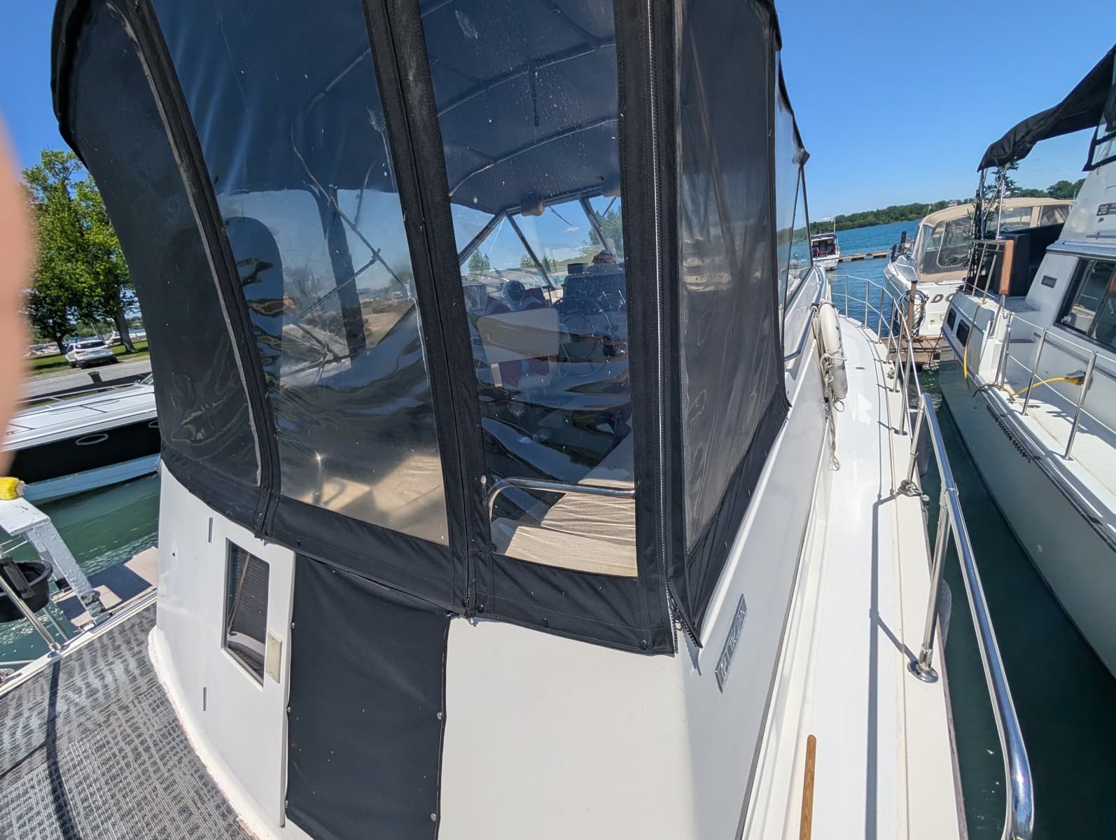 1977 Trojan 36 Tri-Cabin - Photo 18