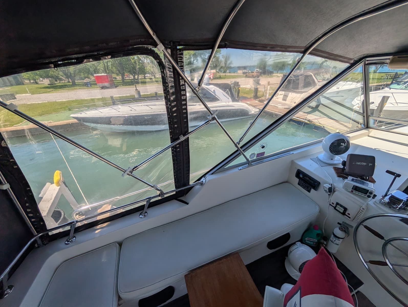 1977 Trojan 36 Tri-Cabin - Photo 22