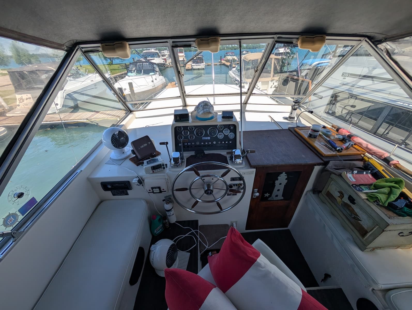 1977 Trojan 36 Tri-Cabin - Photo 20