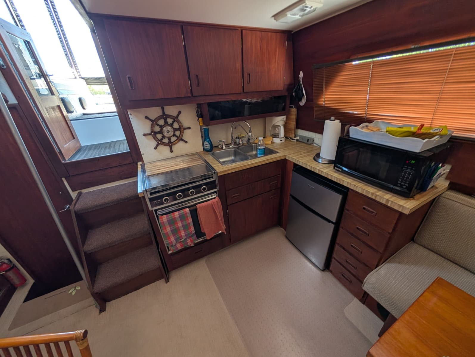 1977 Trojan 36 Tri-Cabin - Photo 36
