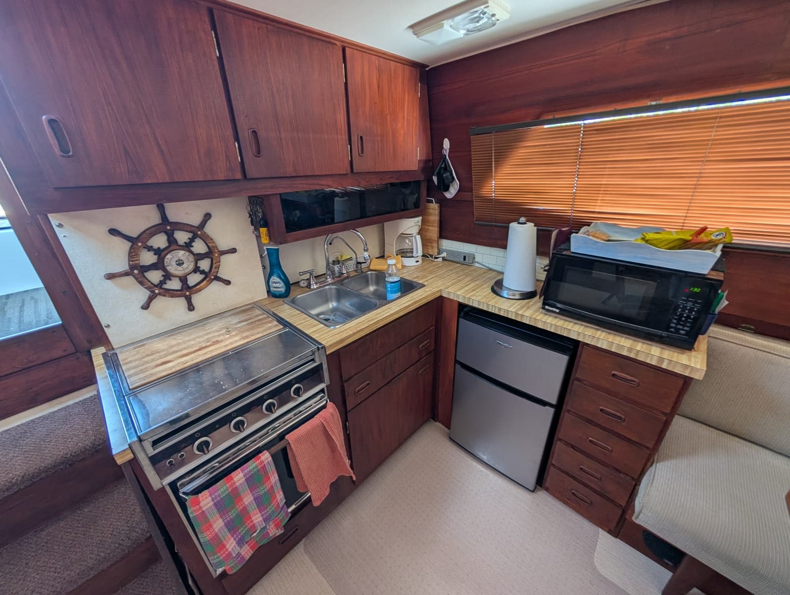 1977 Trojan 36 Tri-Cabin - Photo 37