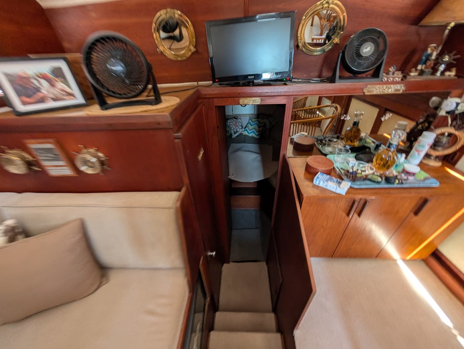 1977 Trojan 36 Tri-Cabin - Photo 48
