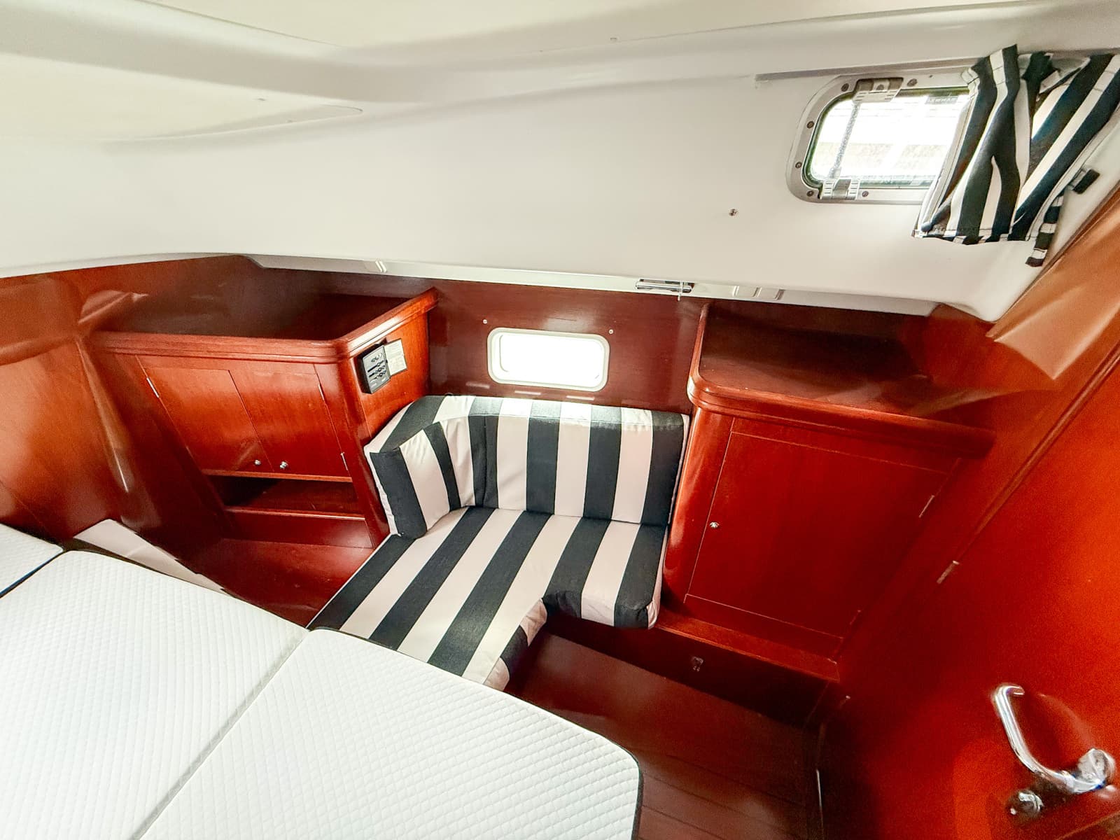 2005 Beneteau Oceanis Clipper 423 - Photo 35