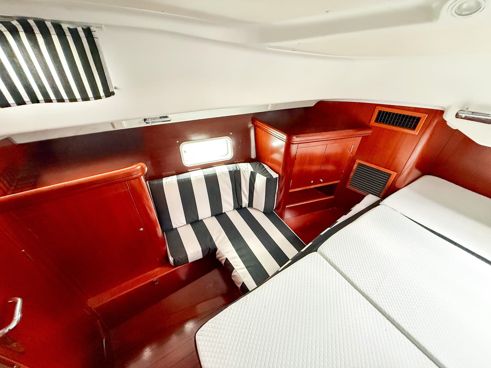 2005 Beneteau Oceanis Clipper 423 - Photo 36