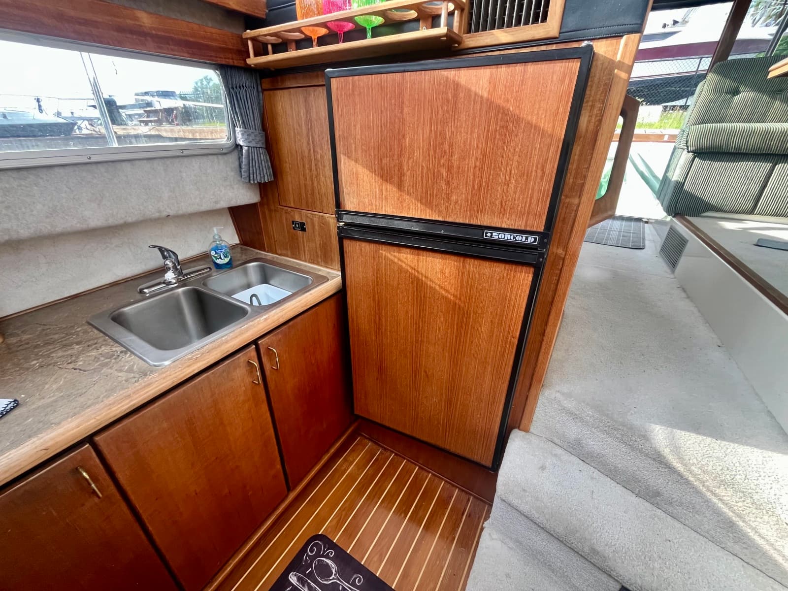 1990 Bayliner 3888 Motoryacht - Photo 18