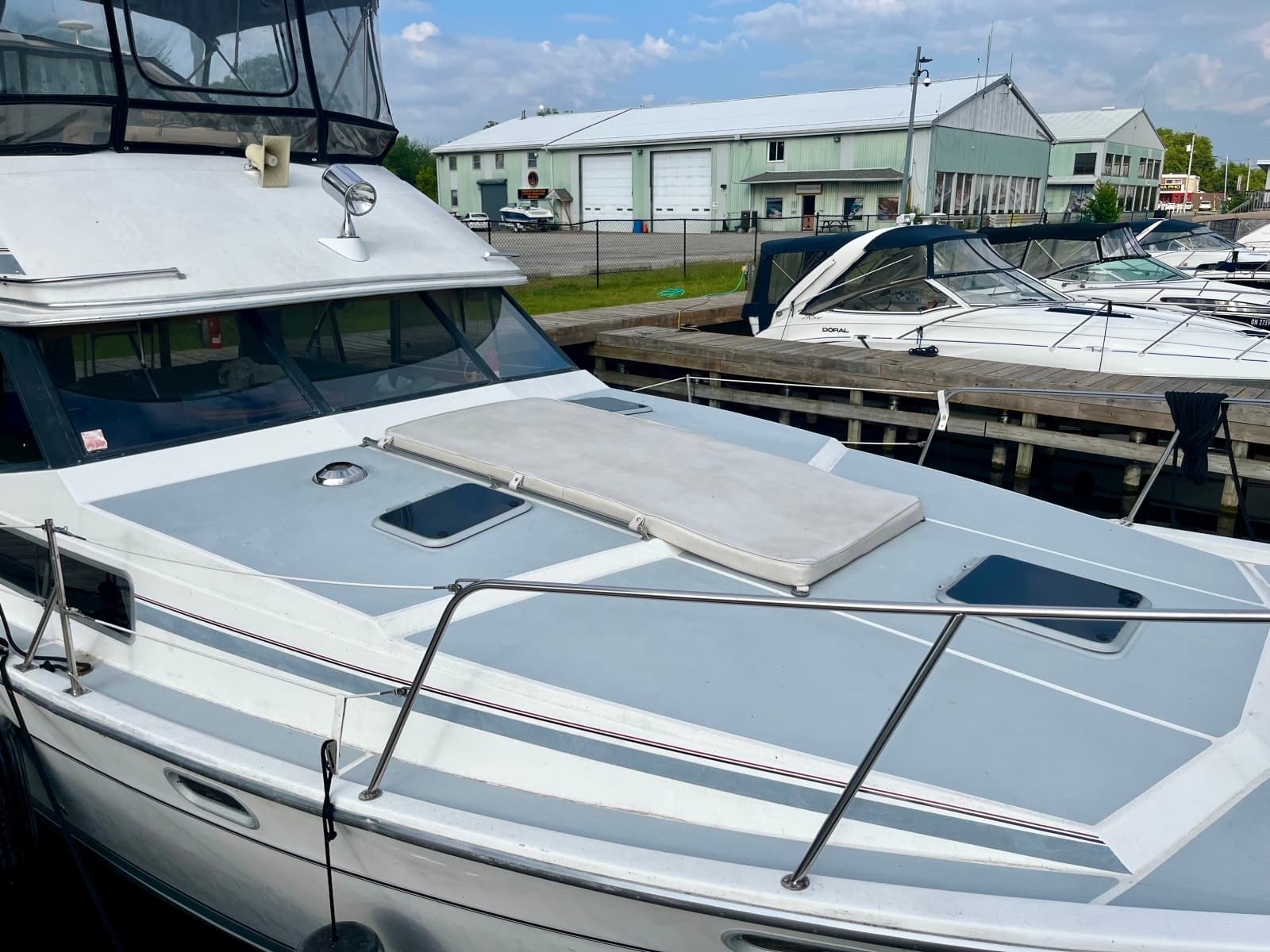 1990 Bayliner 3888 Motoryacht - Photo 4