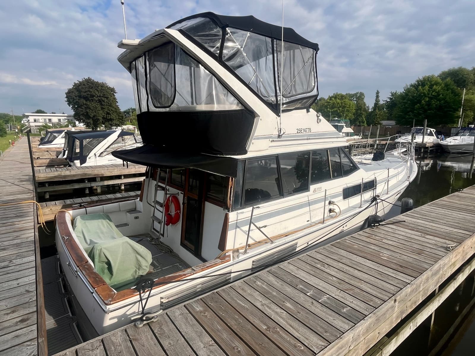 1990 Bayliner 3888 Motoryacht - Photo 7