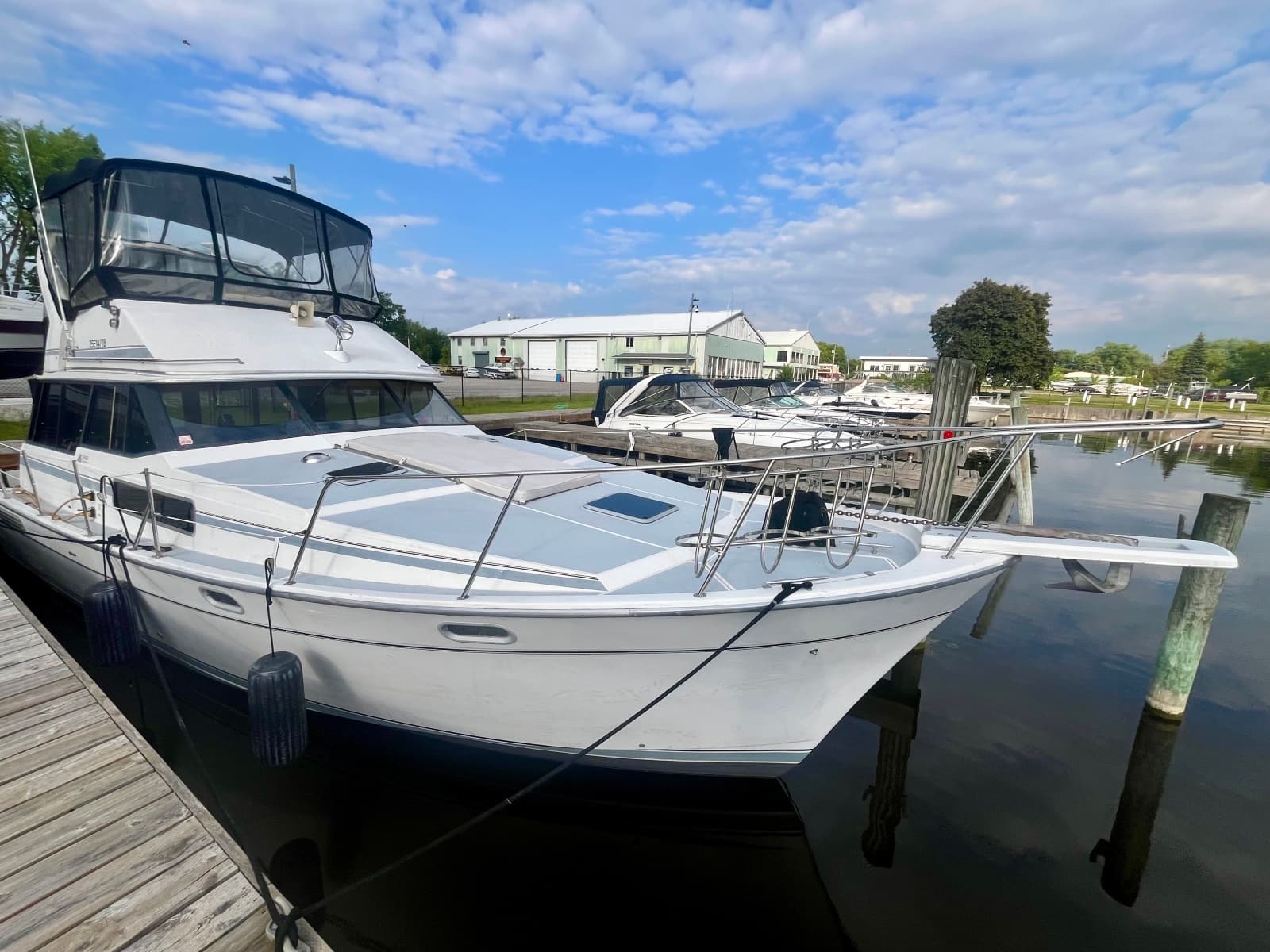 1990 Bayliner 3888 Motoryacht - Photo 2