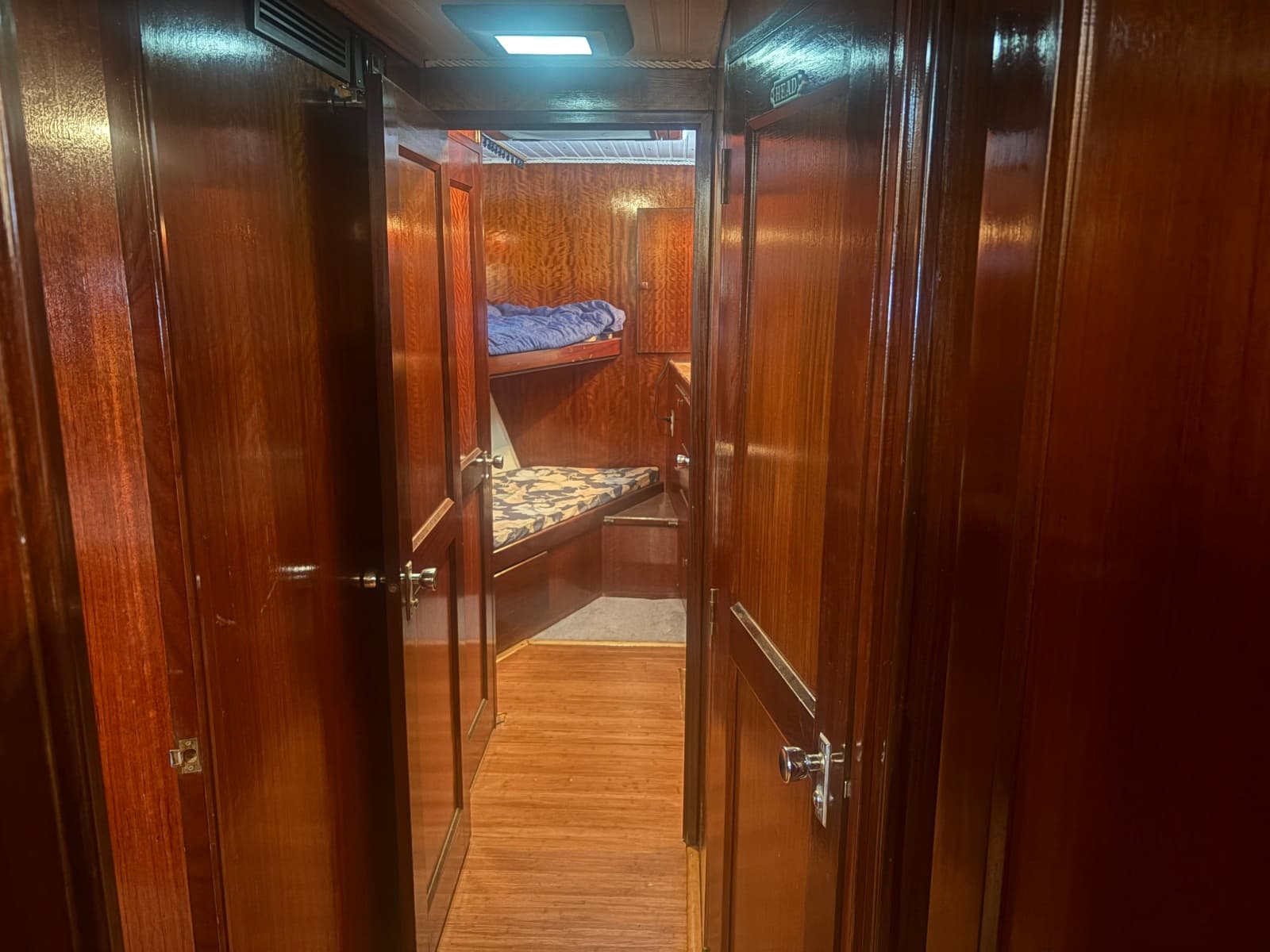 1973 Hatteras 53 Convertible - Photo 32