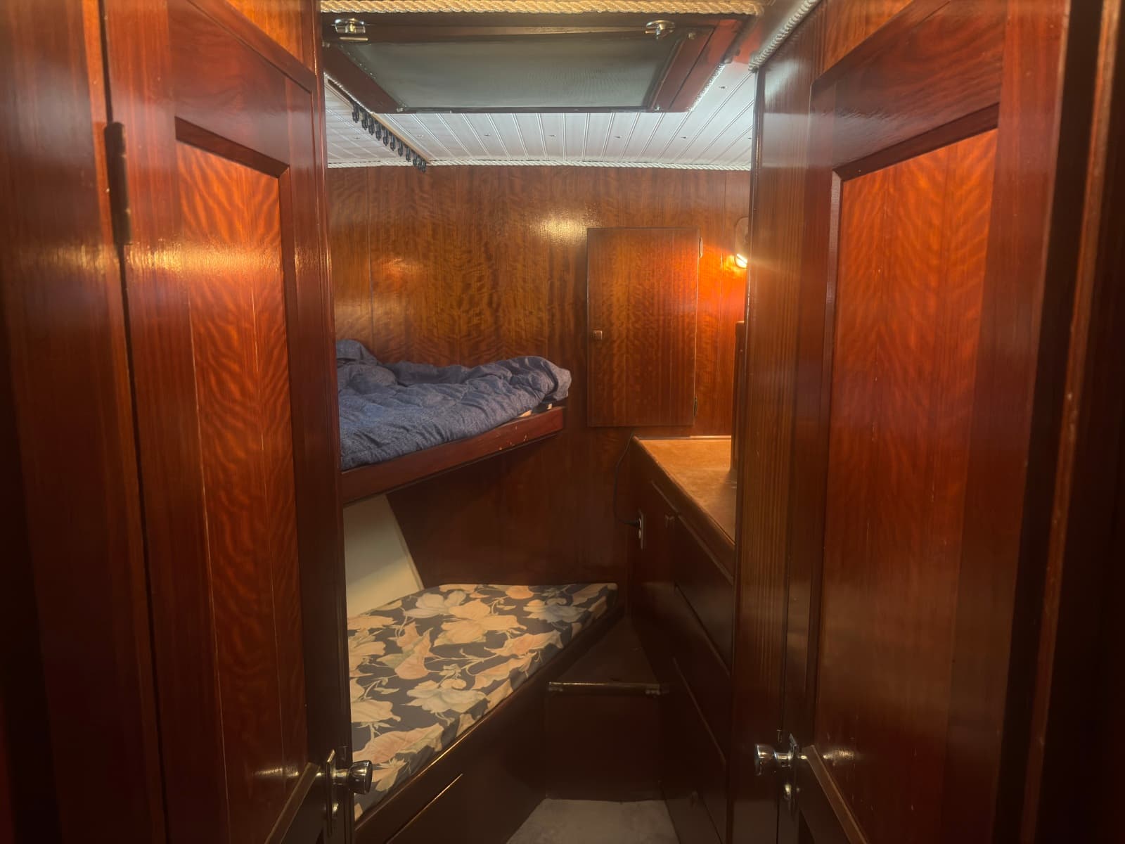 1973 Hatteras 53 Convertible - Photo 34